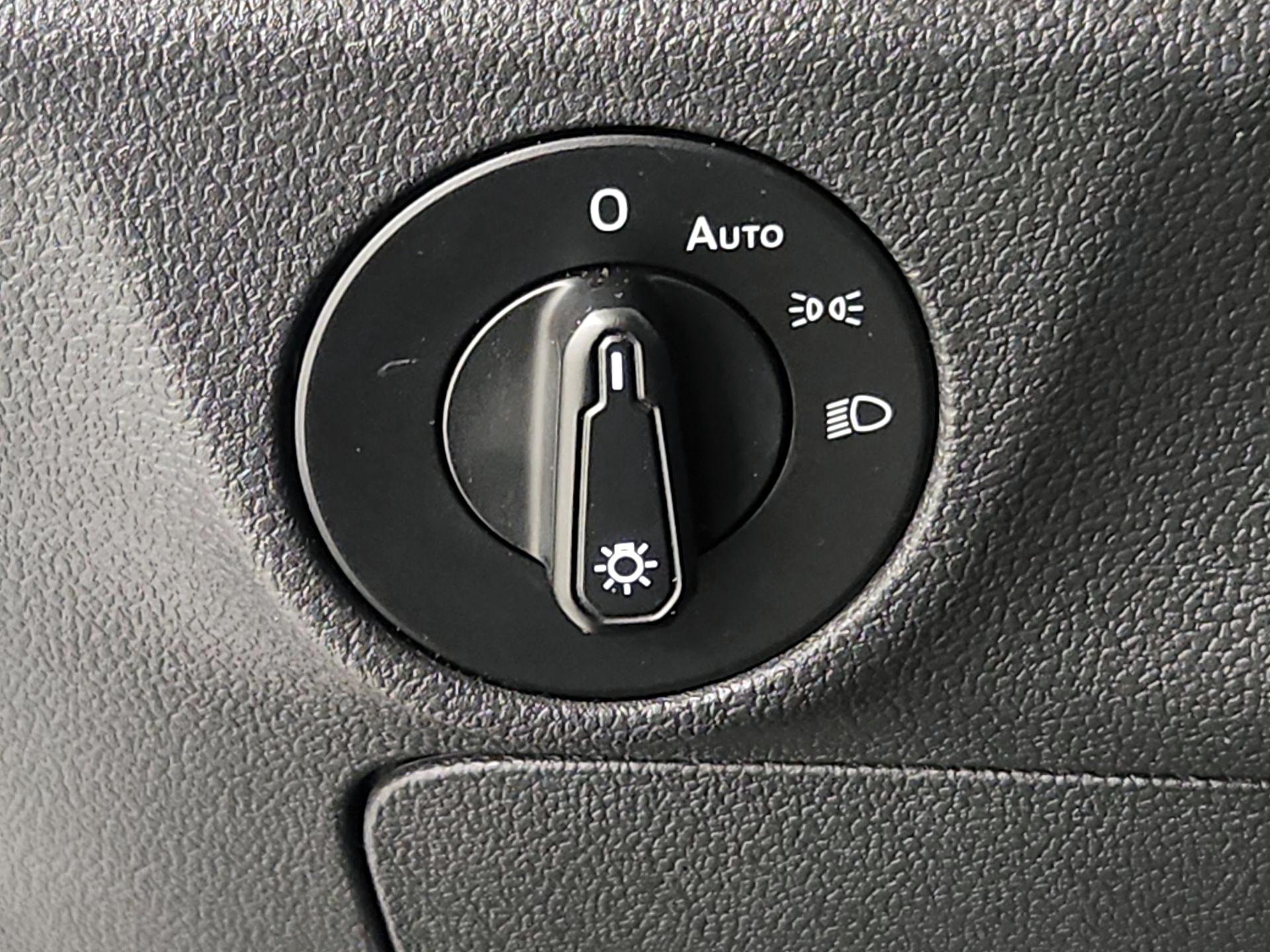 Thumbnail: 2019 Volkswagen Jetta - 13