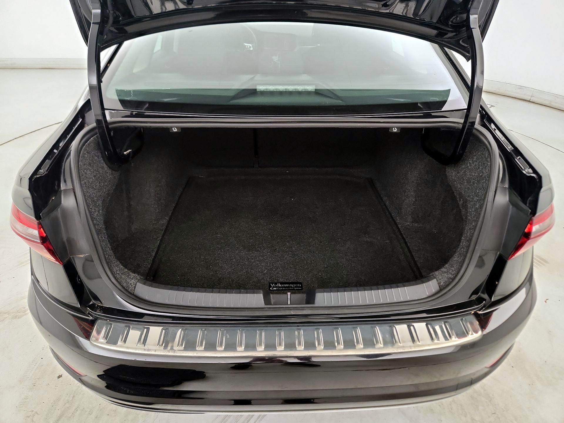 Thumbnail: 2019 Volkswagen Jetta - 20