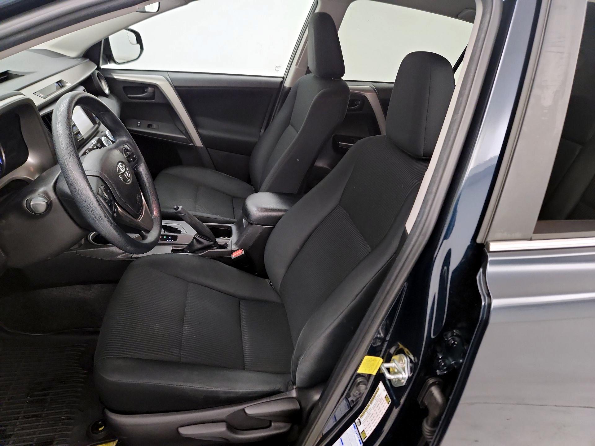 Thumbnail: 2018 Toyota RAV4 - 11