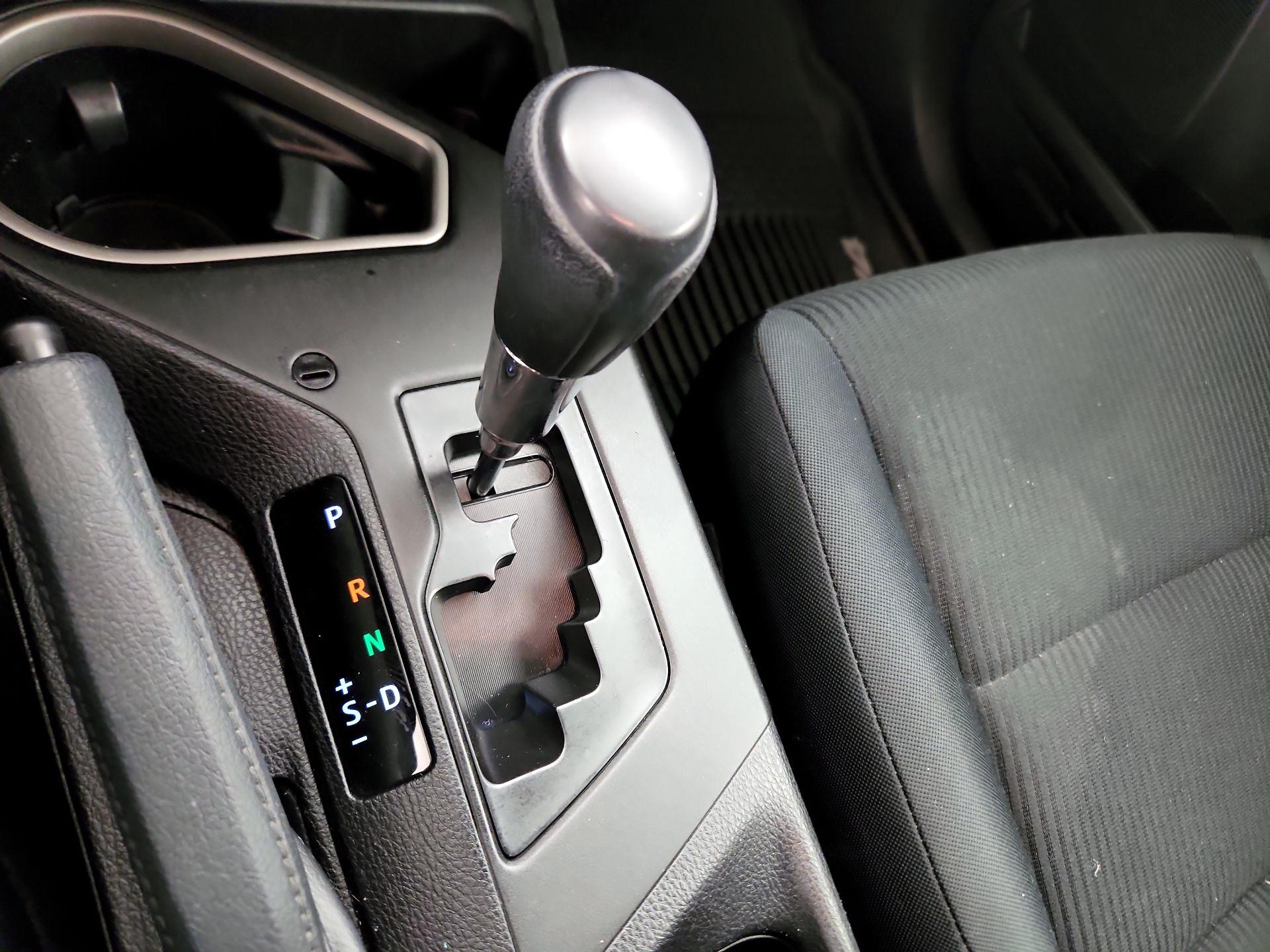 Thumbnail: 2018 Toyota RAV4 - 17