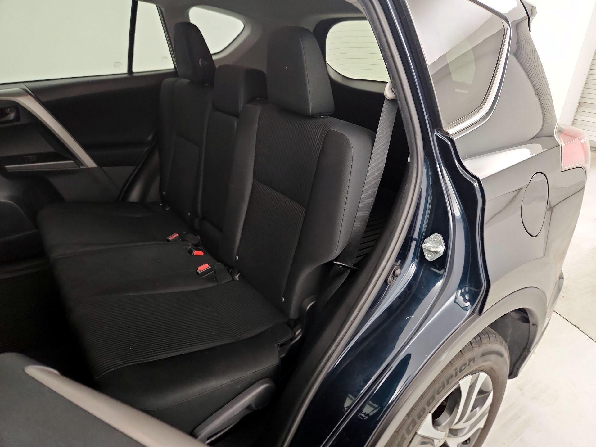 Thumbnail: 2018 Toyota RAV4 - 19