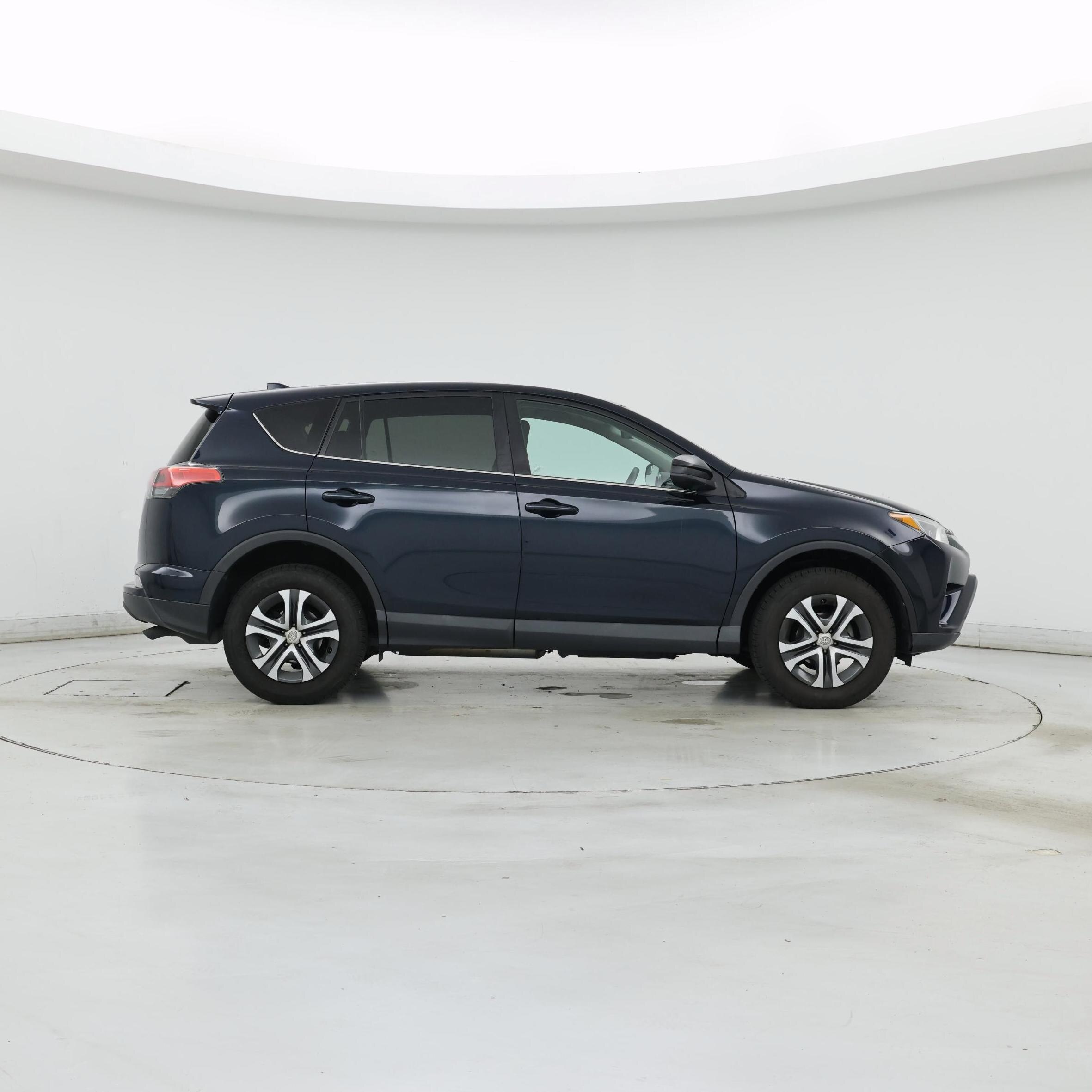 Thumbnail: 2018 Toyota RAV4 - 7