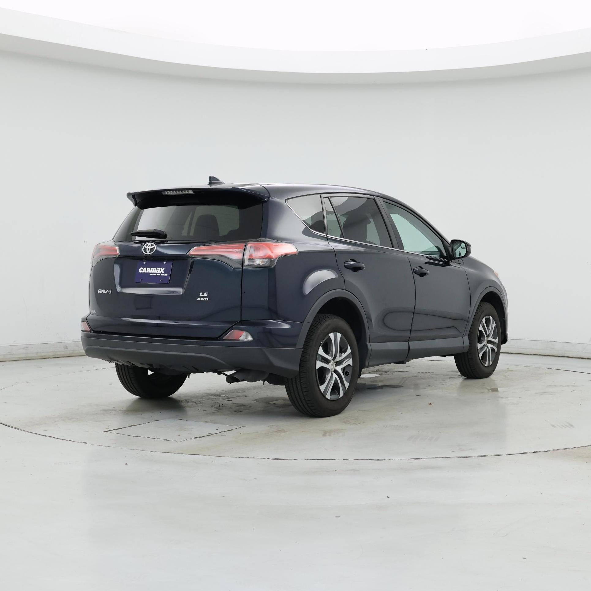 Thumbnail: 2018 Toyota RAV4 - 8