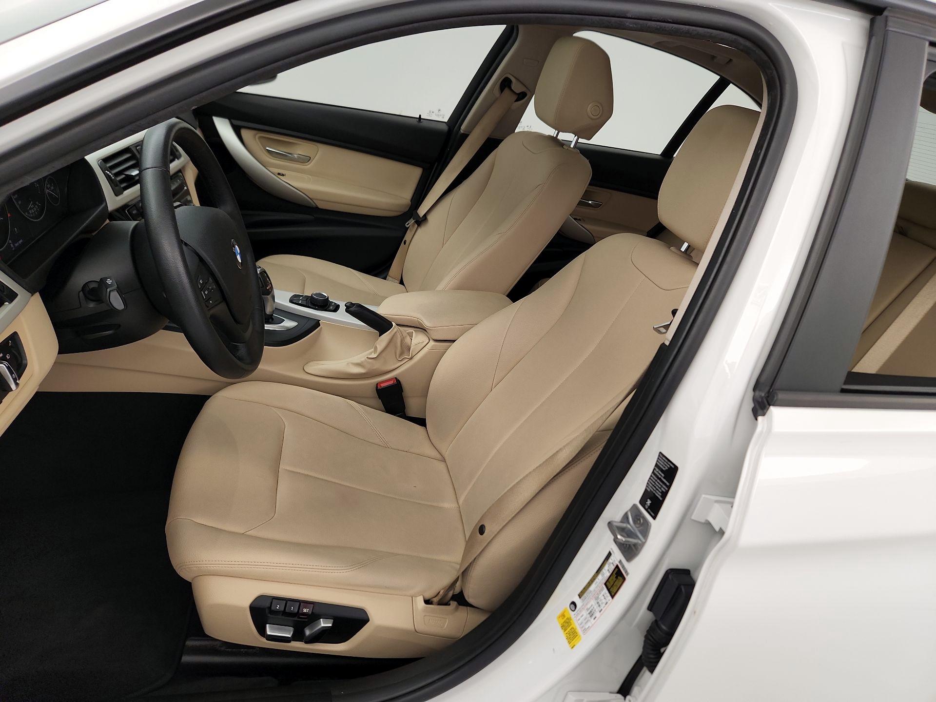 Thumbnail: 2018 BMW 3 Series - 11