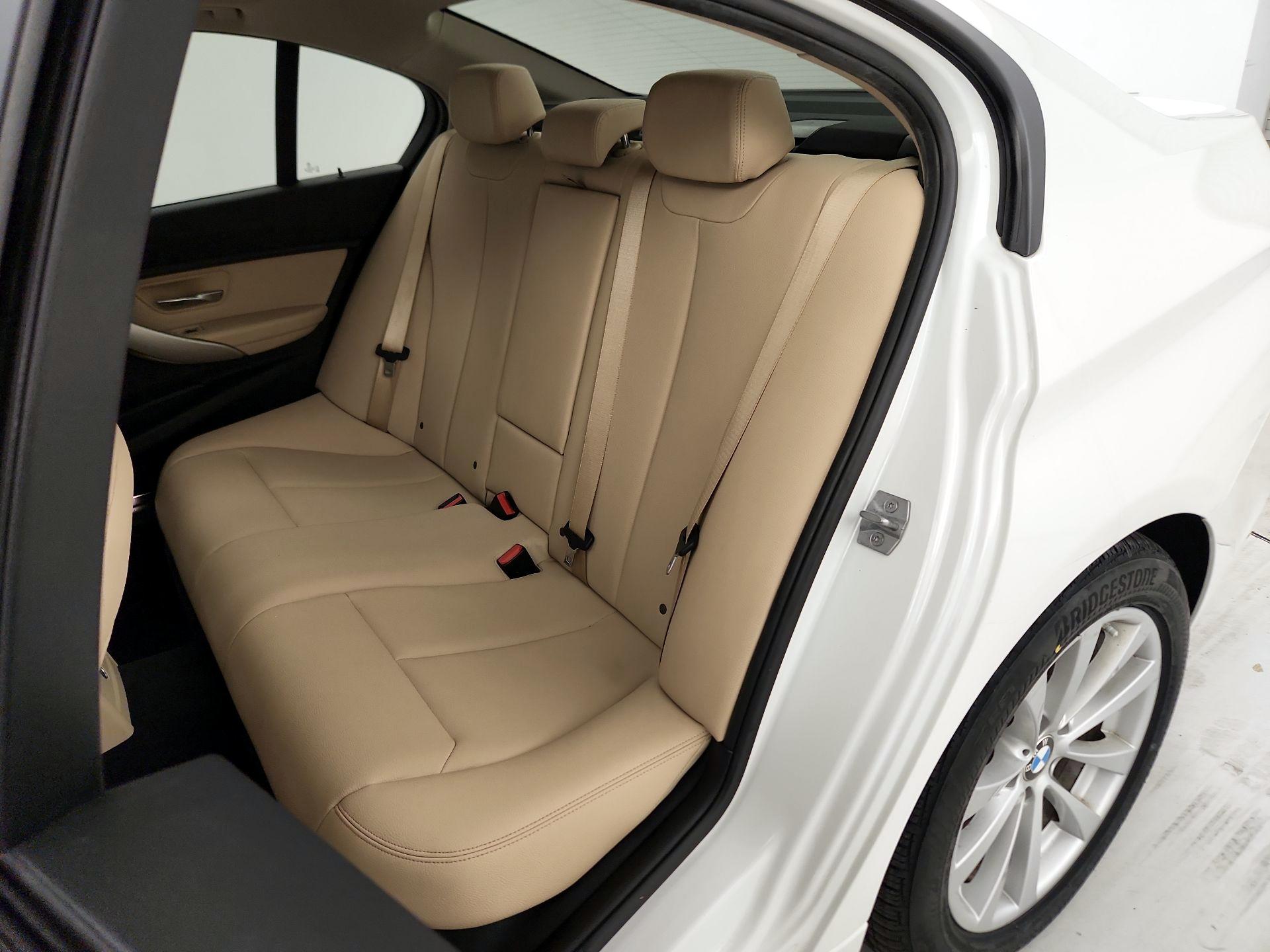 Thumbnail: 2018 BMW 3 Series - 20