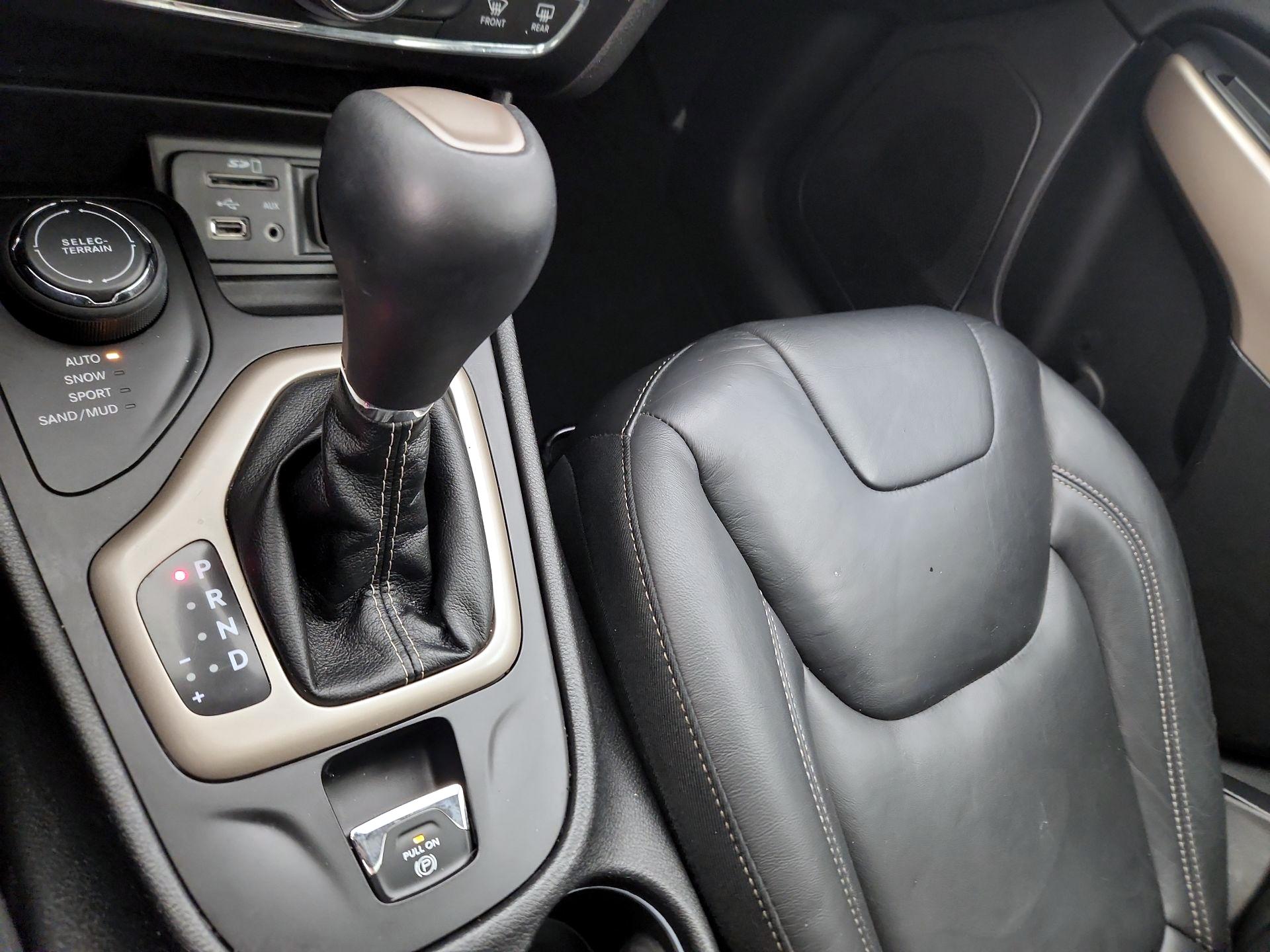 Thumbnail: 2018 Jeep Cherokee - 18