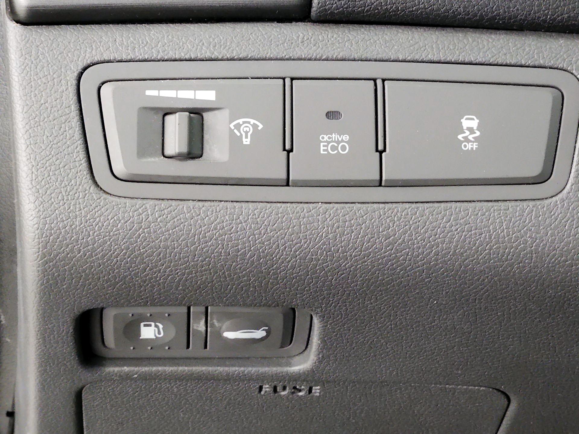 Thumbnail: 2014 Hyundai Sonata - 13