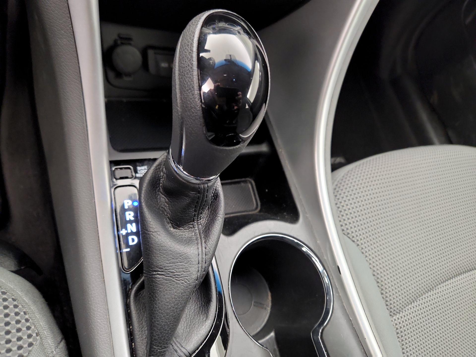 Thumbnail: 2014 Hyundai Sonata - 17