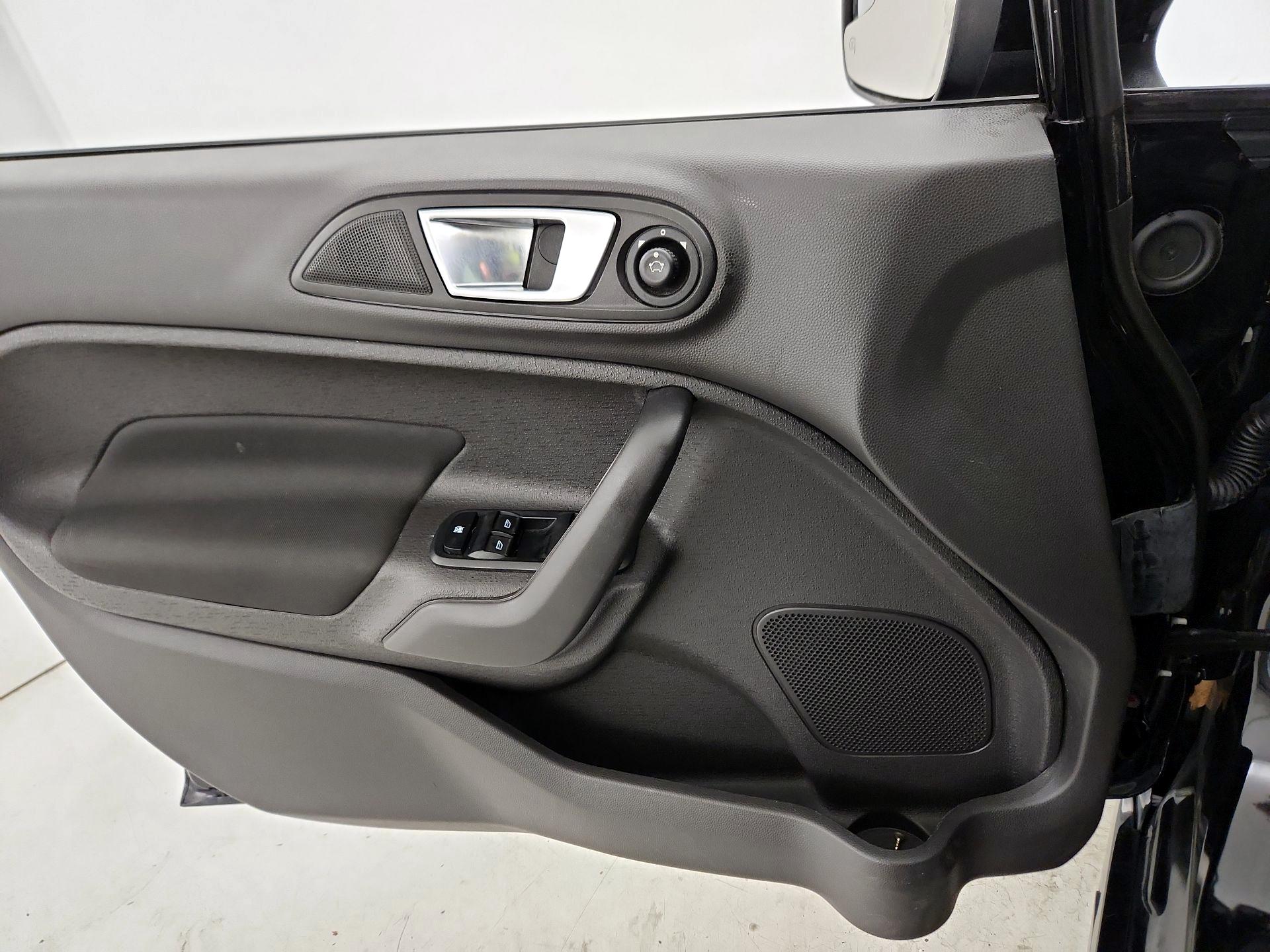 Thumbnail: 2018 Ford Fiesta - 12