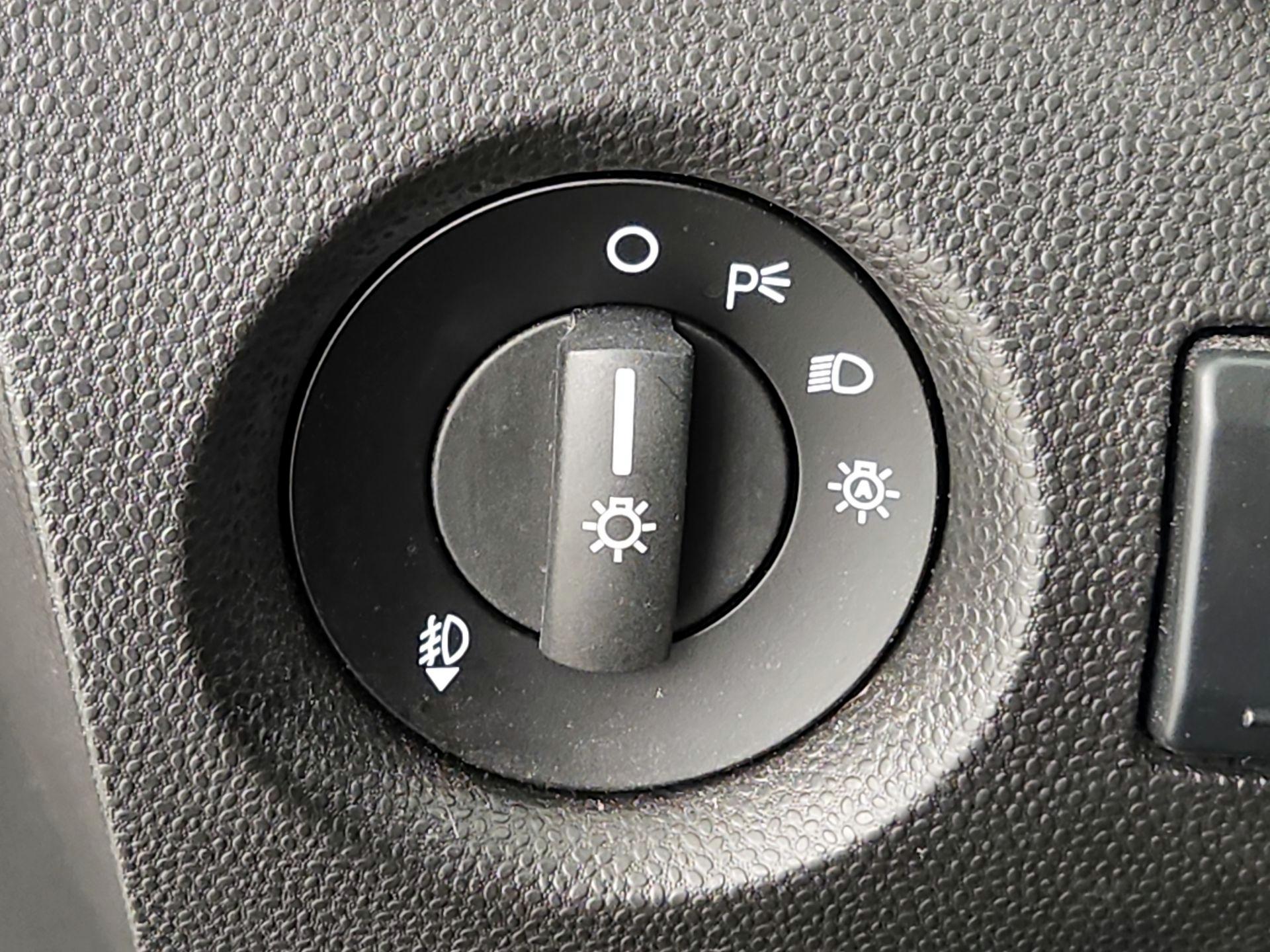 Thumbnail: 2018 Ford Fiesta - 13