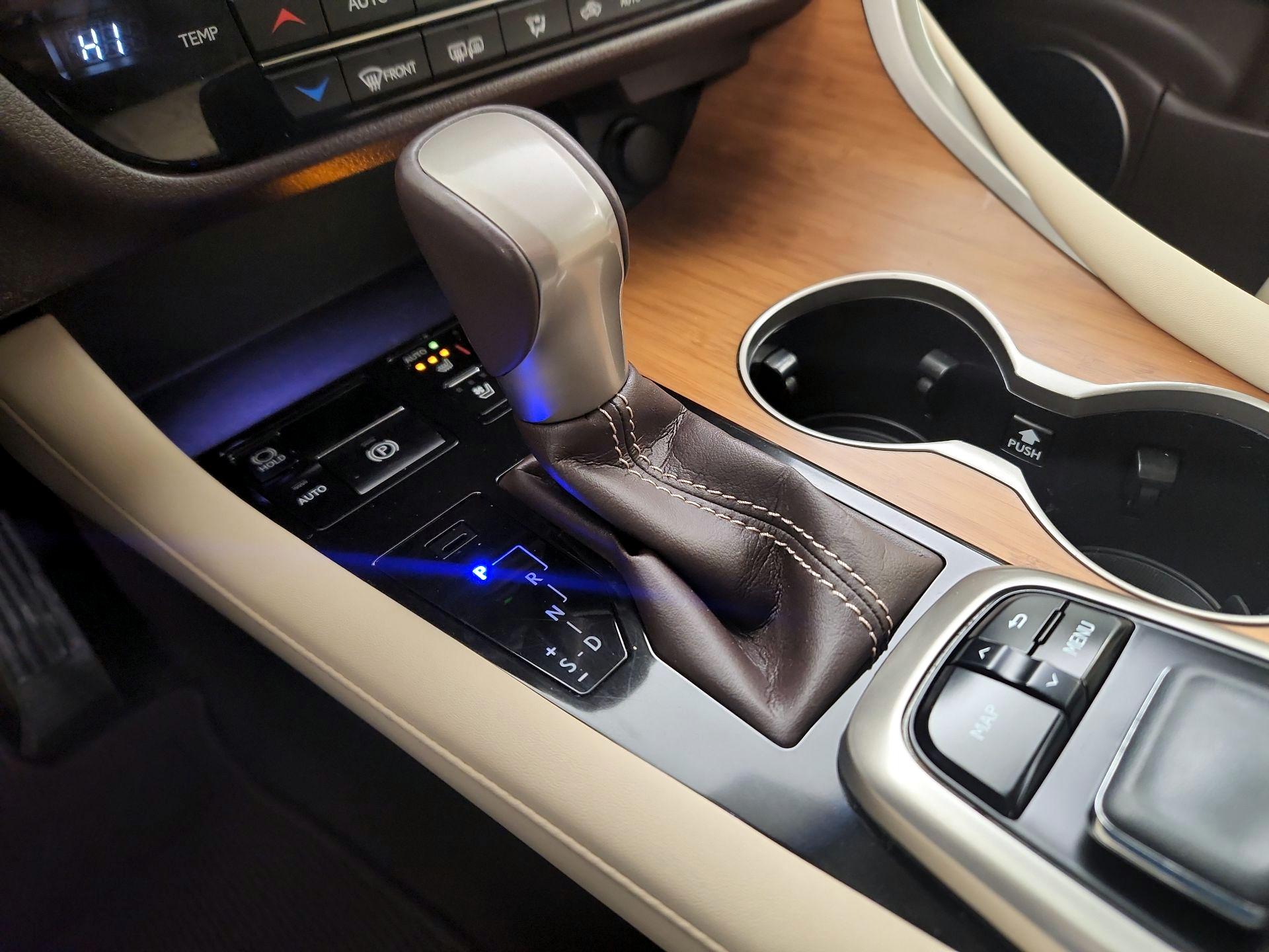 Thumbnail: 2016 Lexus RX - 18