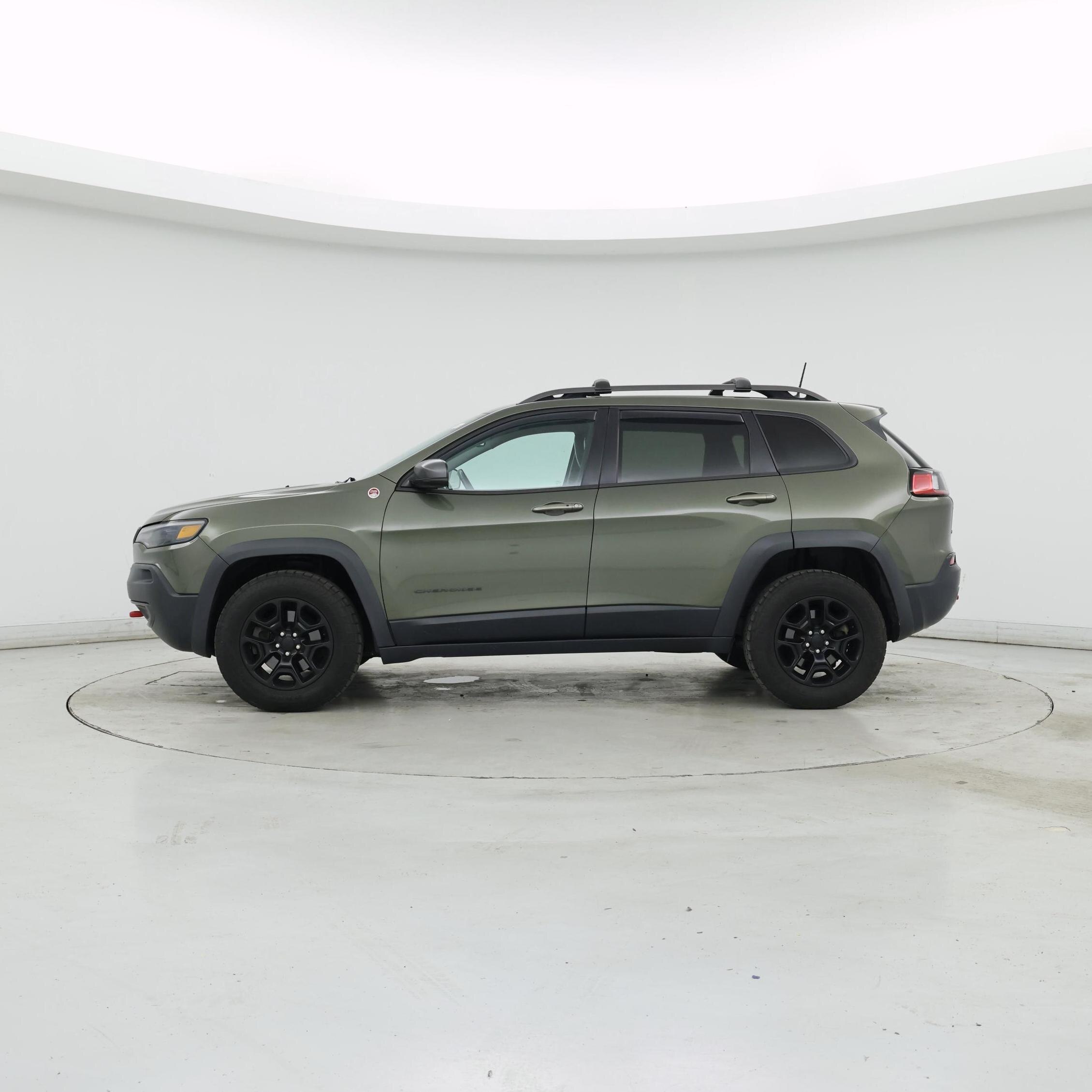 Thumbnail: 2019 Jeep Cherokee - 3