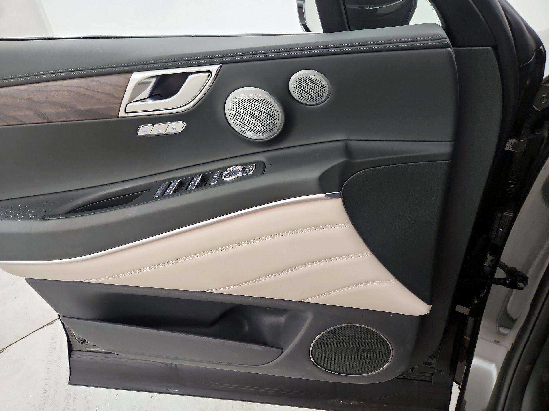 Thumbnail: 2025 Genesis GV80 - 12