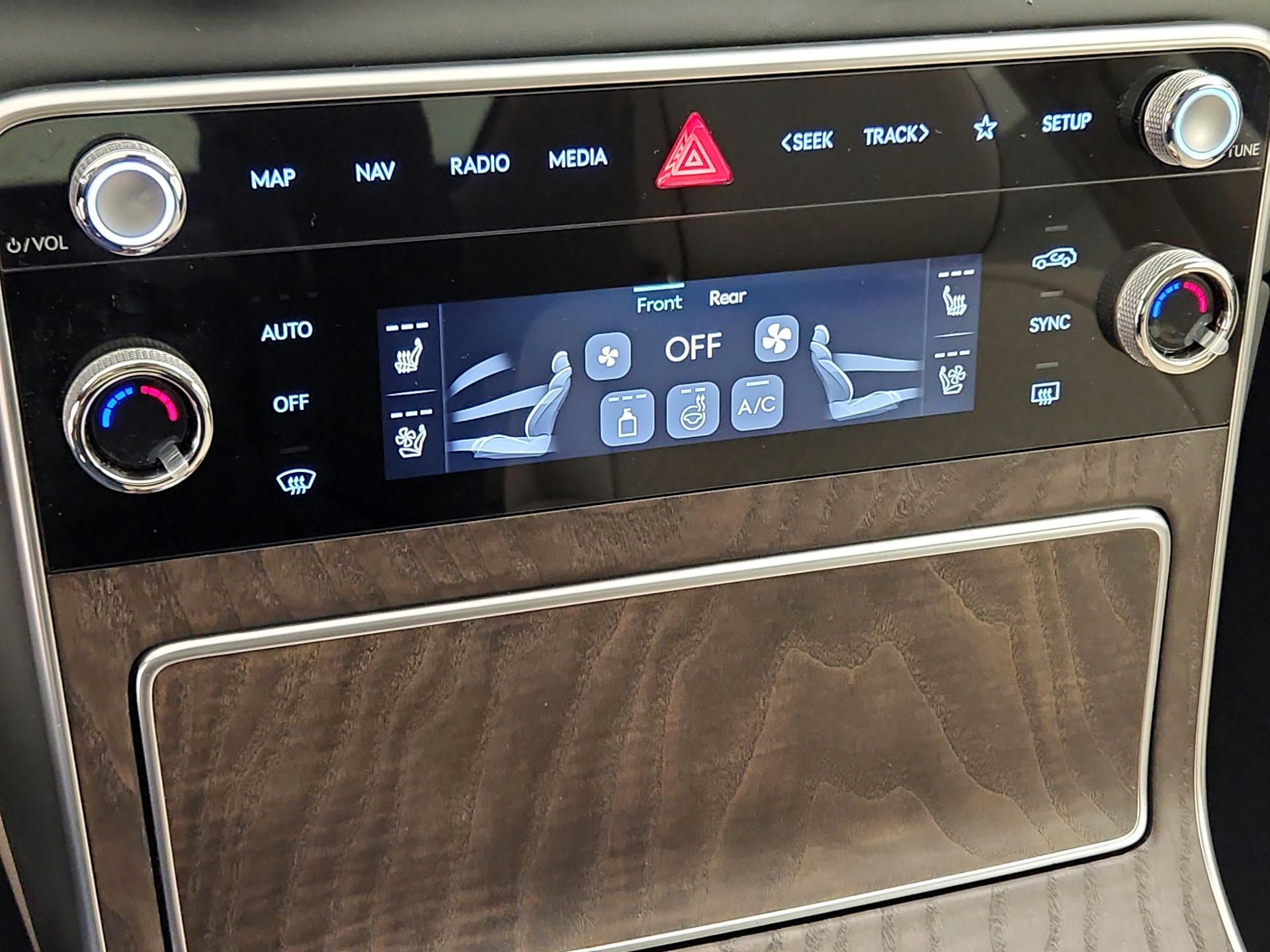 Thumbnail: 2025 Genesis GV80 - 17