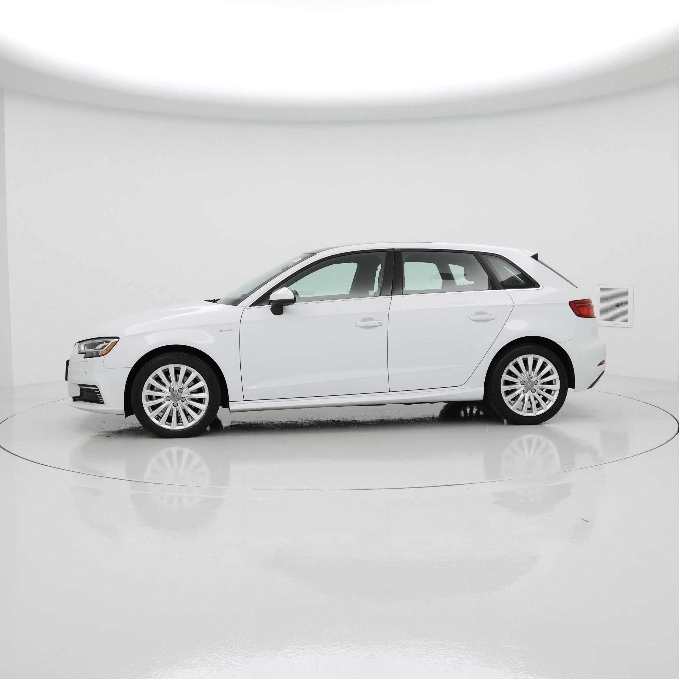 Thumbnail: 2018 Audi A3 - 3