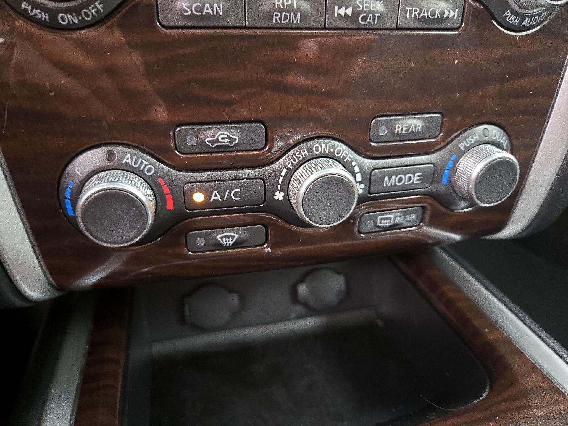 Thumbnail: 2014 Nissan Pathfinder - 17