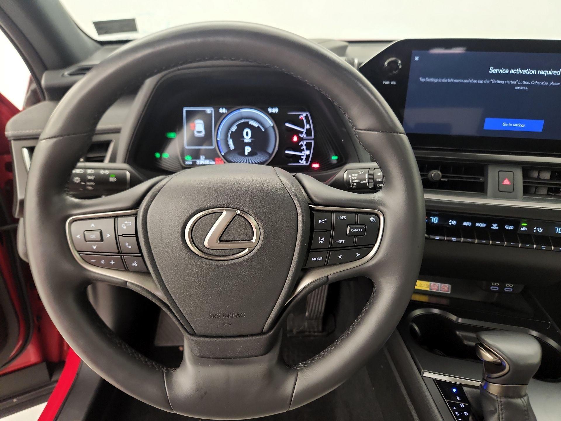Thumbnail: 2023 Lexus UX - 10