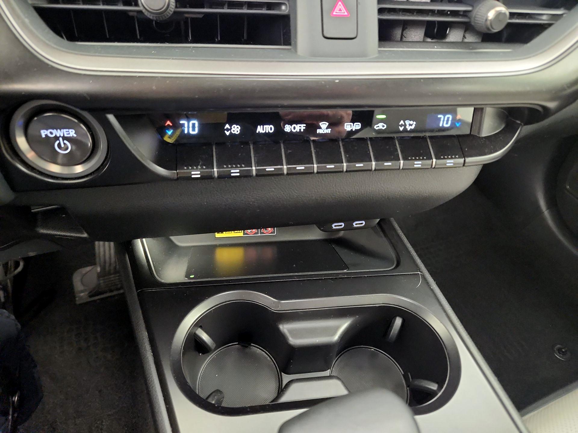 Thumbnail: 2023 Lexus UX - 17