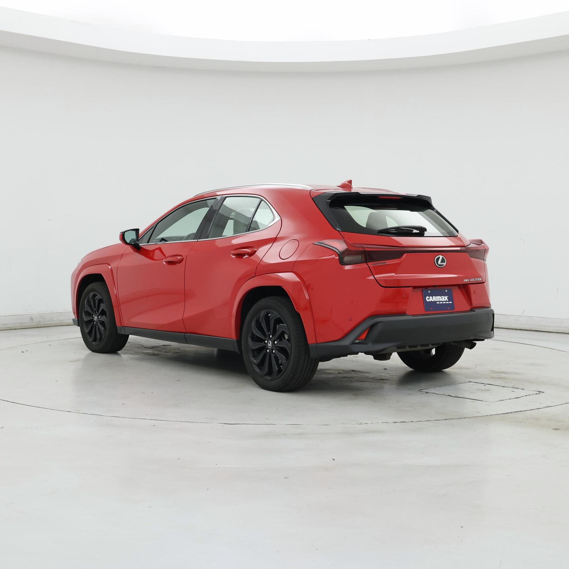 Thumbnail: 2023 Lexus UX - 2