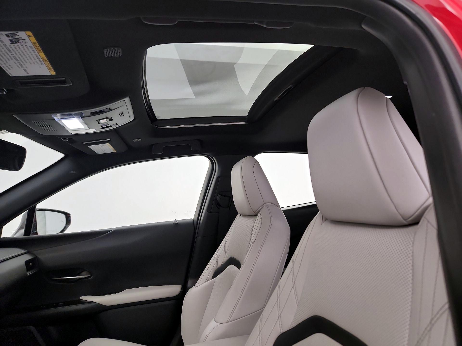 Thumbnail: 2023 Lexus UX - 20