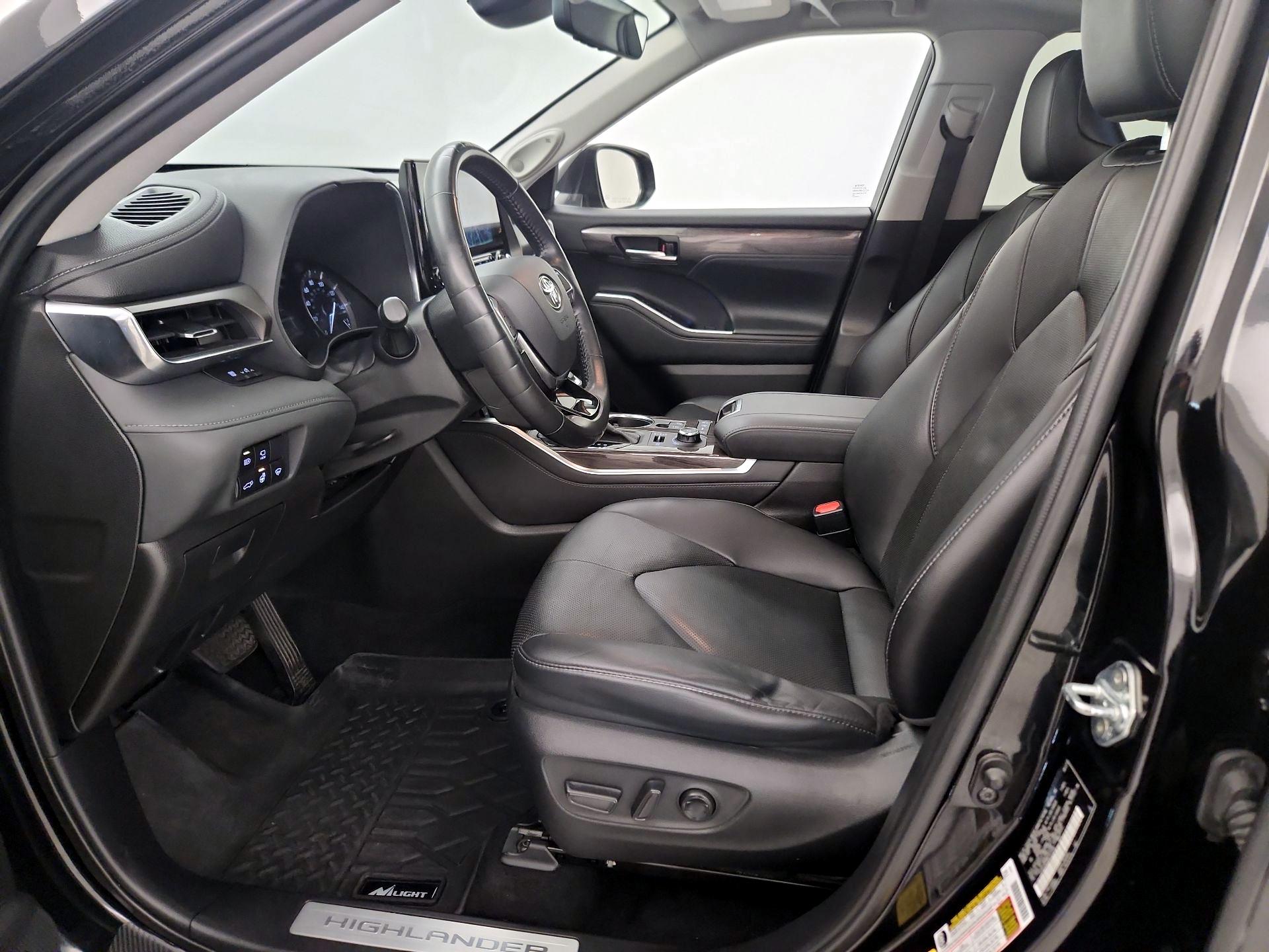 Thumbnail: 2021 Toyota Highlander - 11