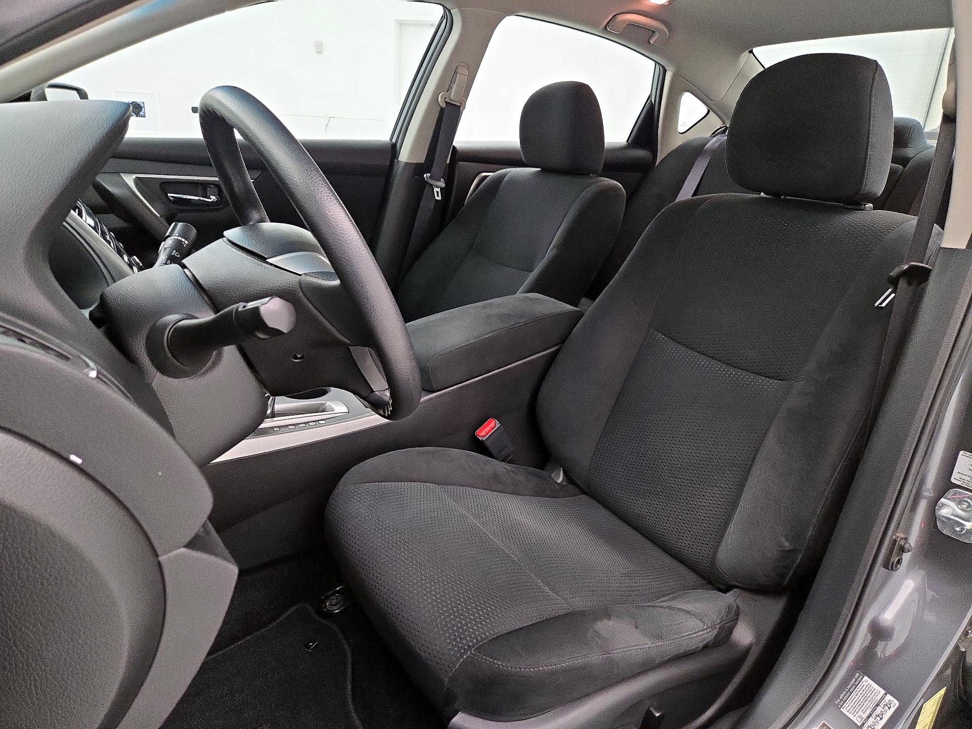 Thumbnail: 2015 Nissan Altima - 11