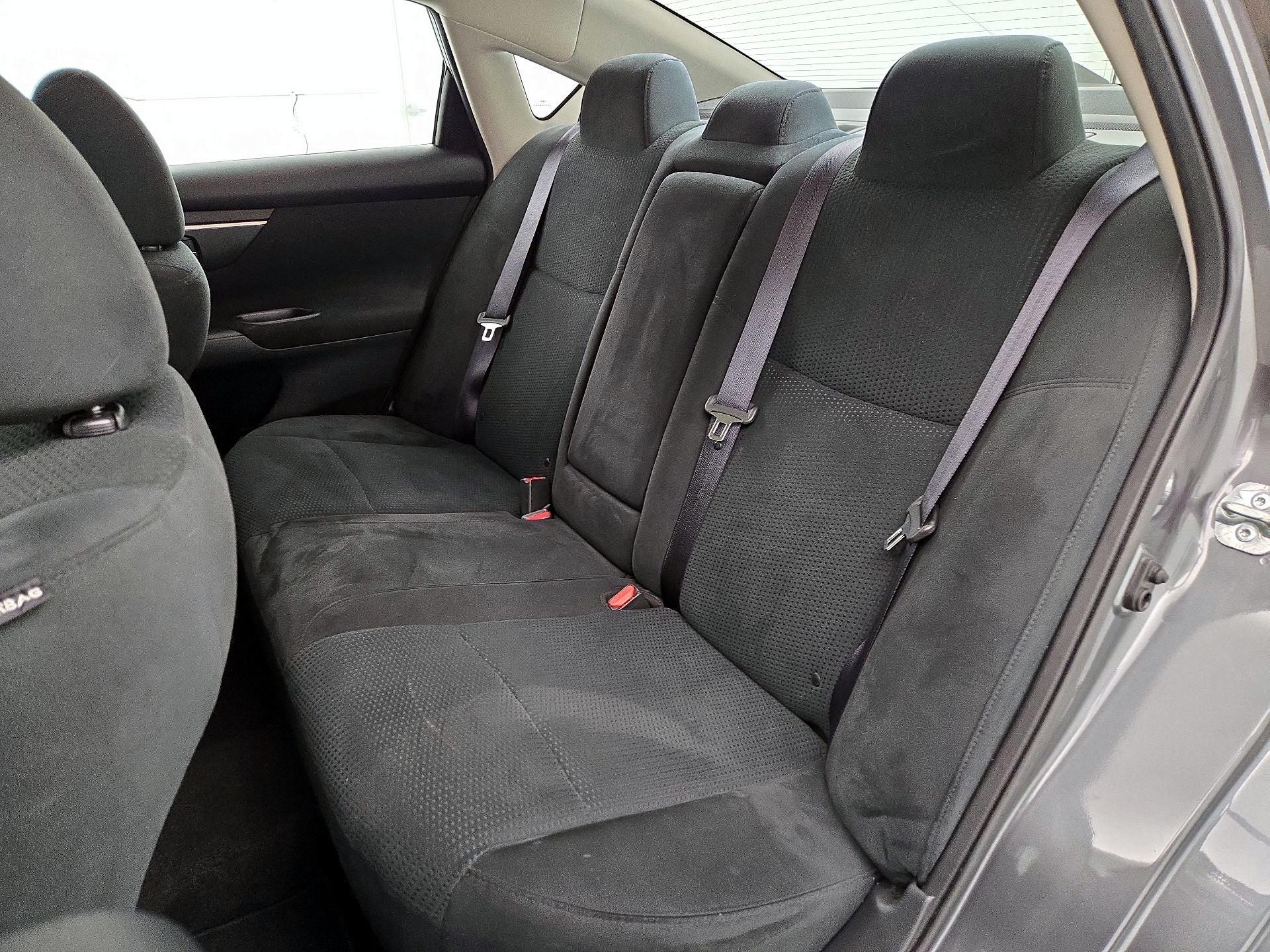 Thumbnail: 2015 Nissan Altima - 19