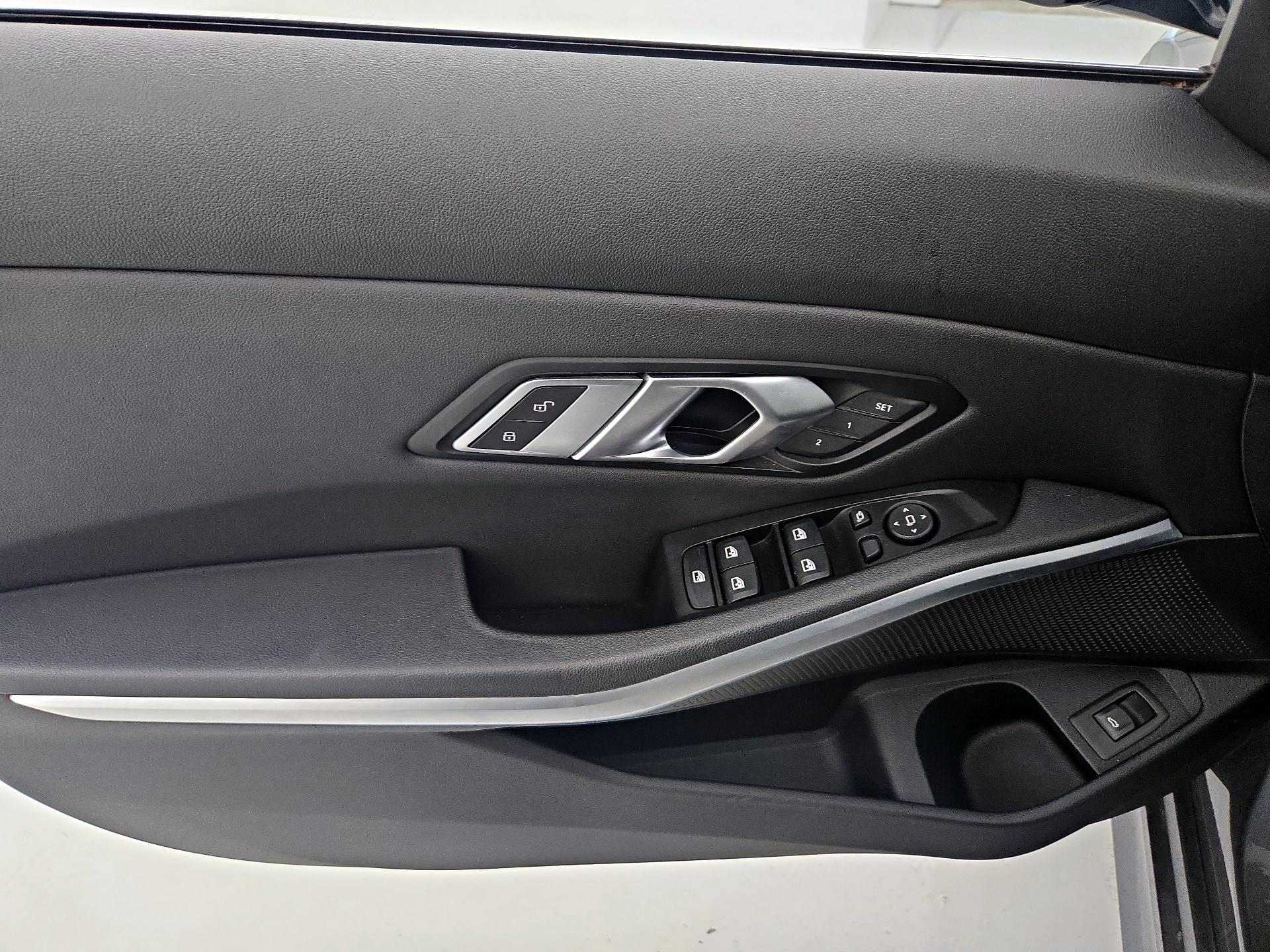 Thumbnail: 2019 BMW 3 Series - 12