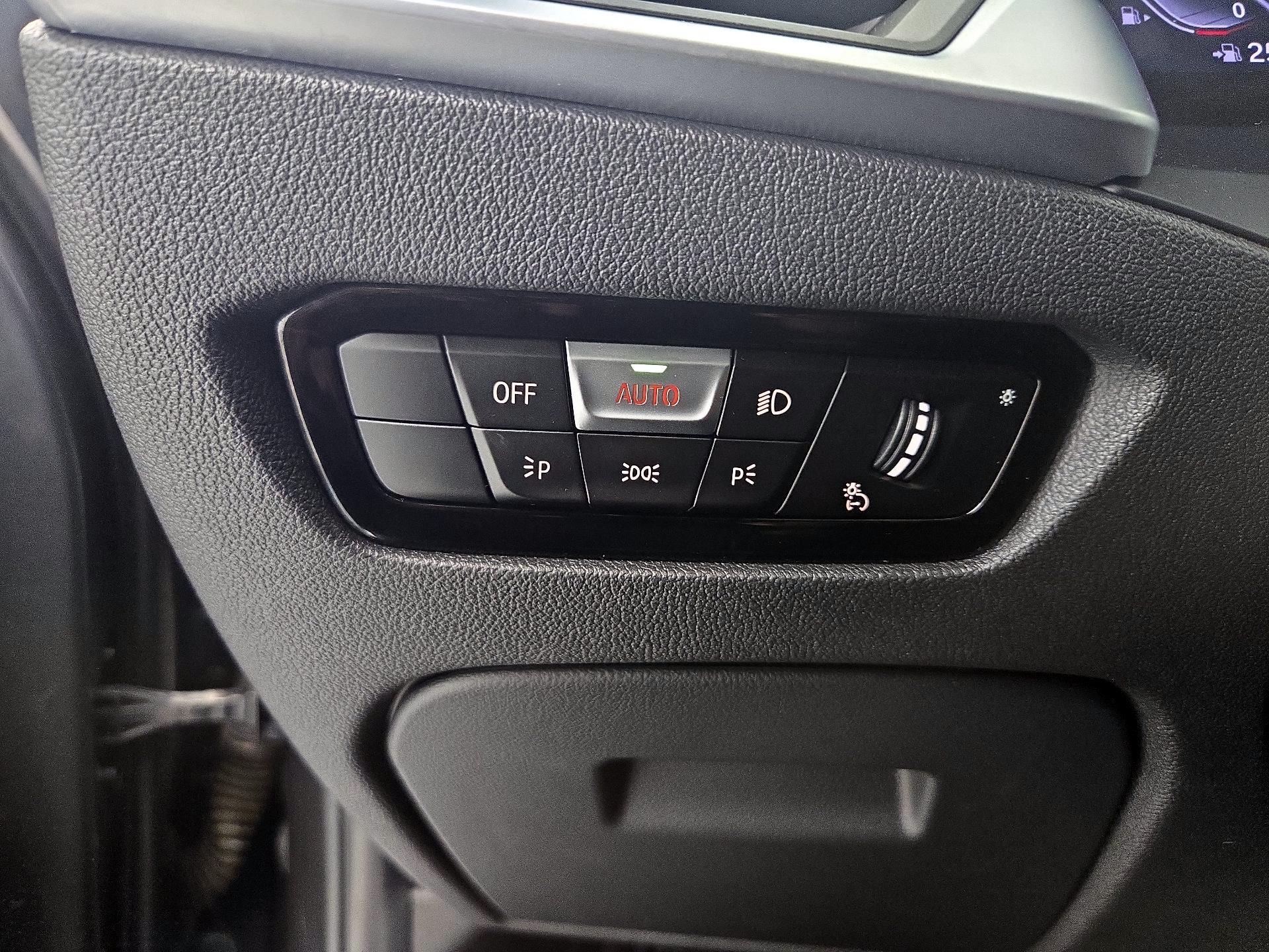 Thumbnail: 2019 BMW 3 Series - 13