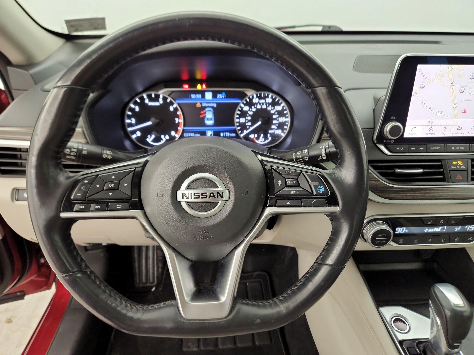 Thumbnail: 2019 Nissan Altima - 10