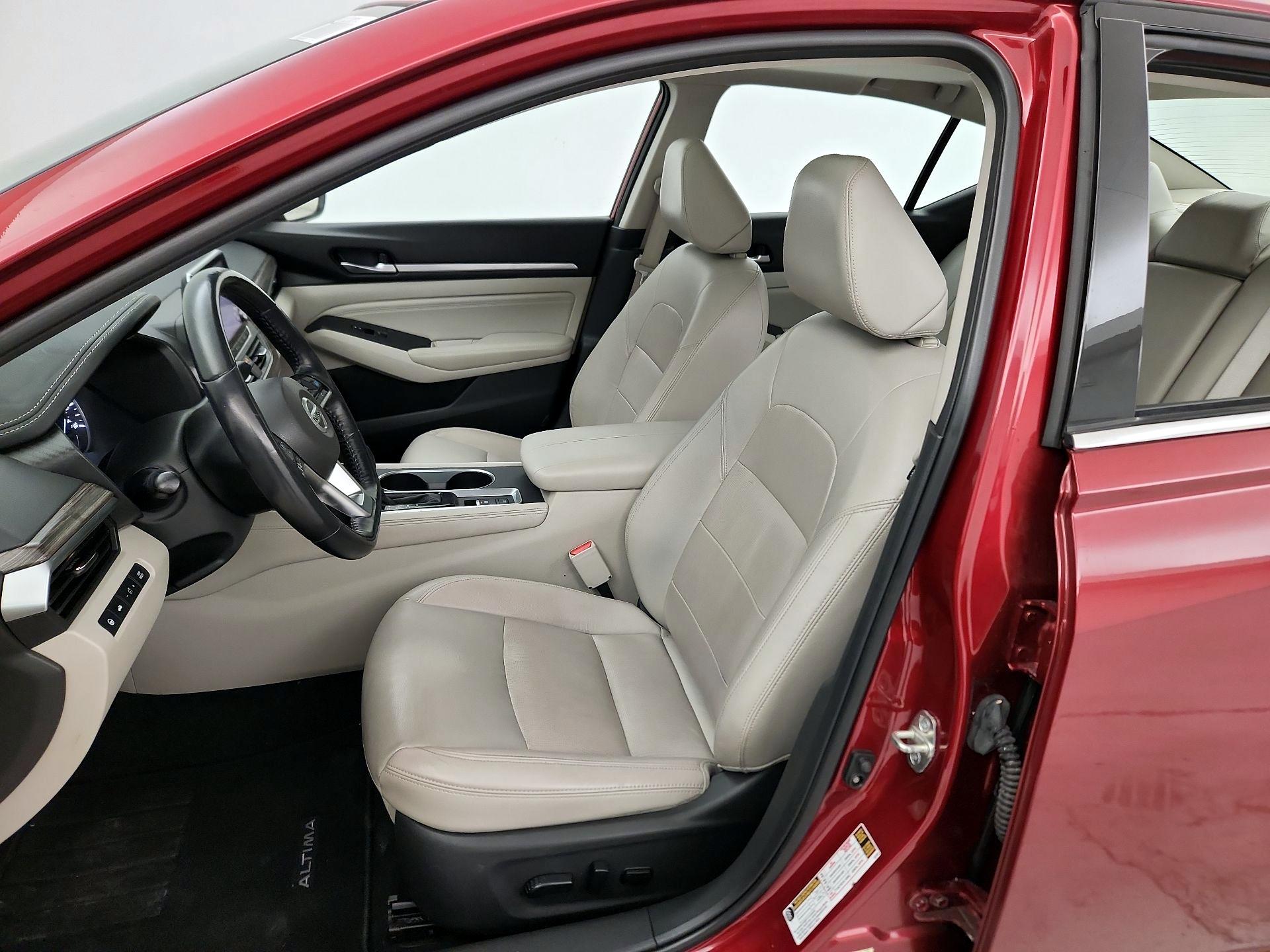 Thumbnail: 2019 Nissan Altima - 11