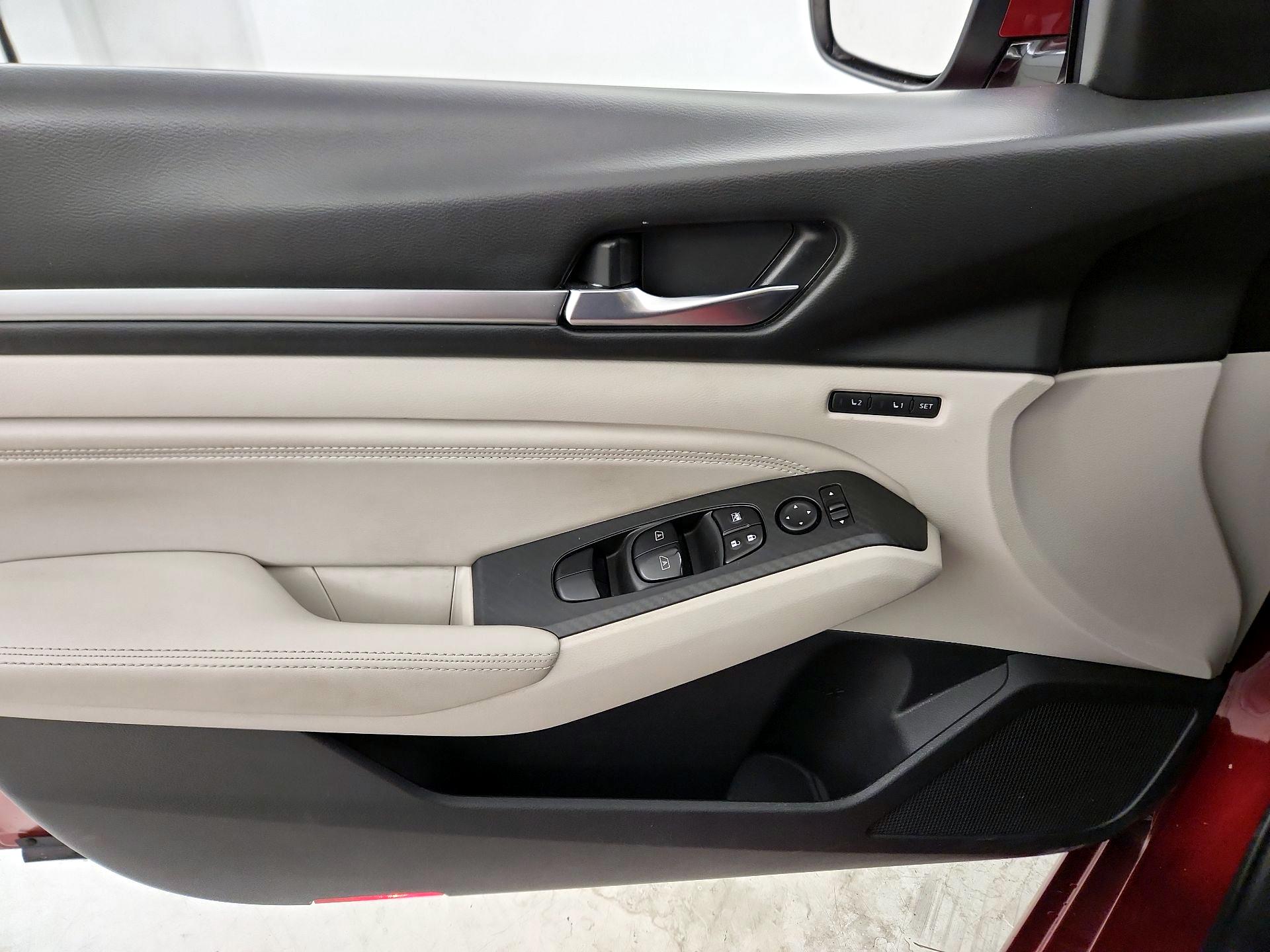 Thumbnail: 2019 Nissan Altima - 12