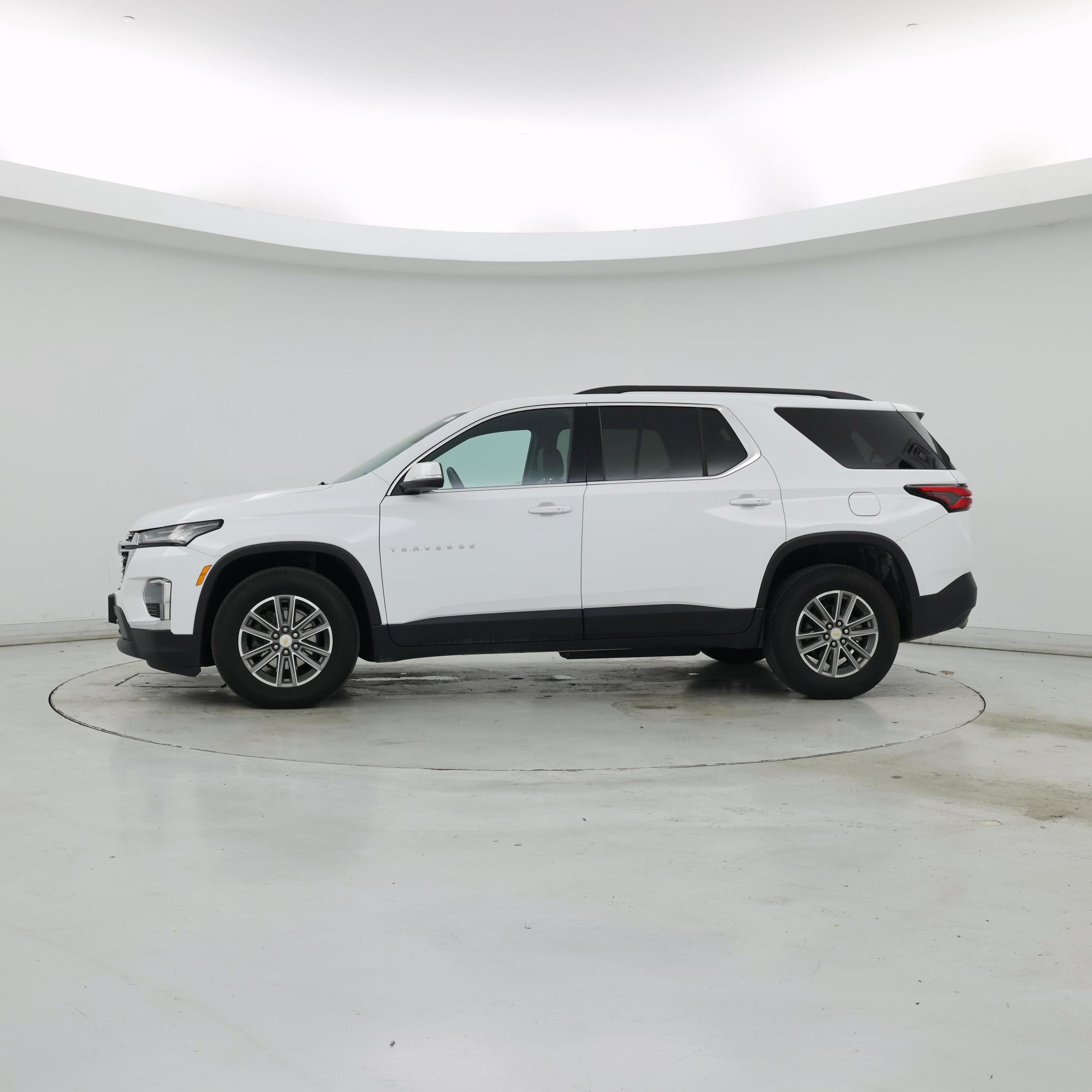 Thumbnail: 2023 Chevrolet Traverse - 3