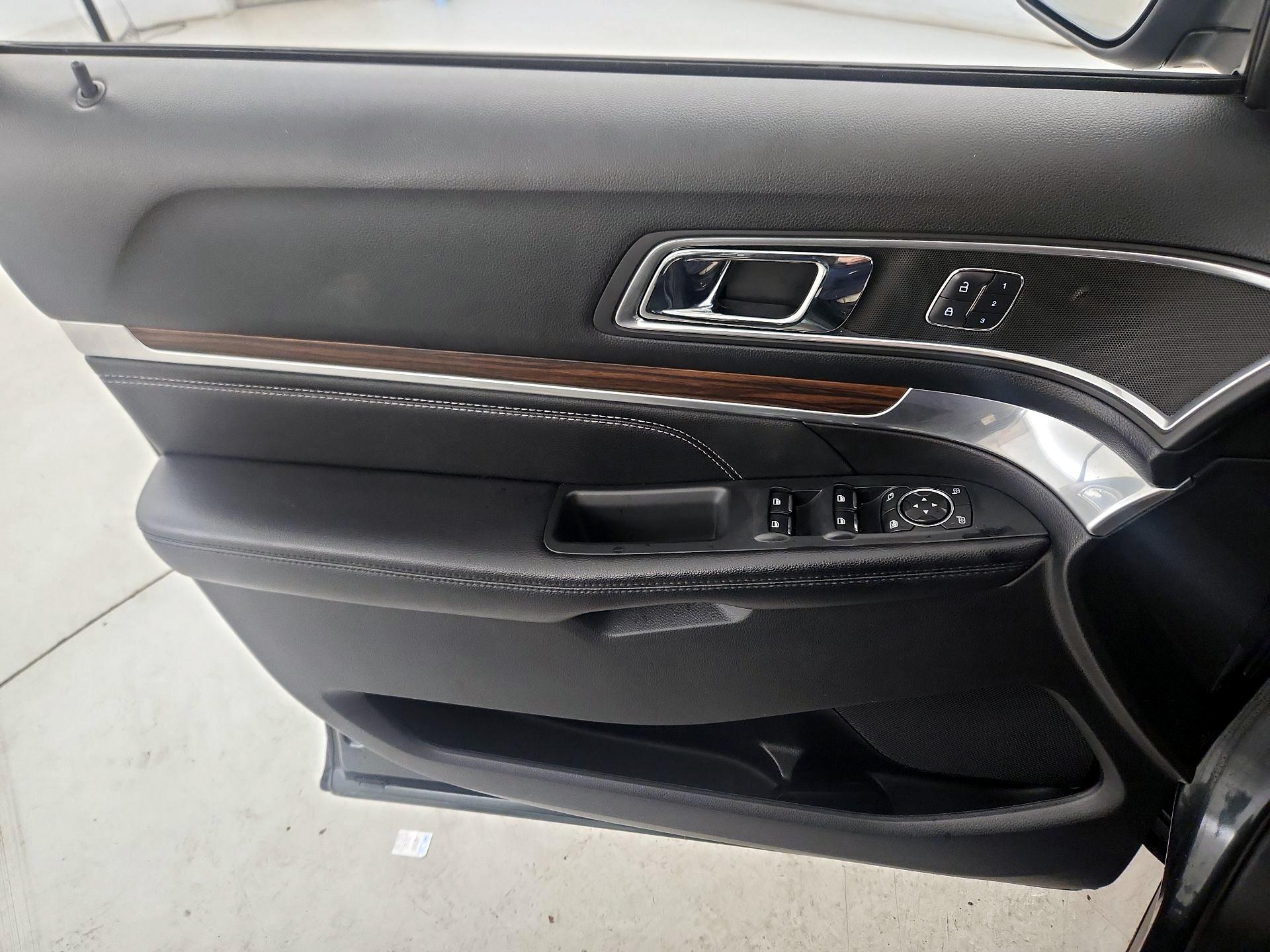 Thumbnail: 2016 Ford Explorer - 12