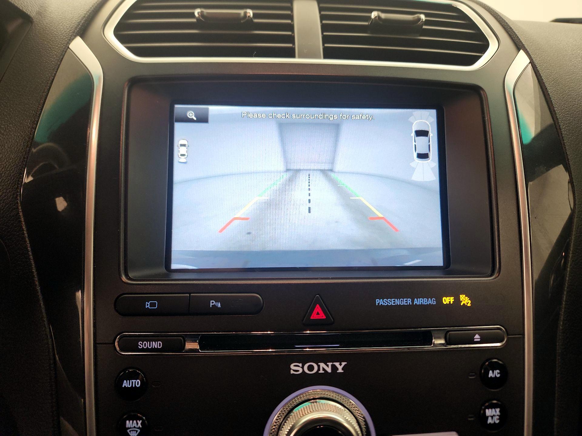 Thumbnail: 2016 Ford Explorer - 15