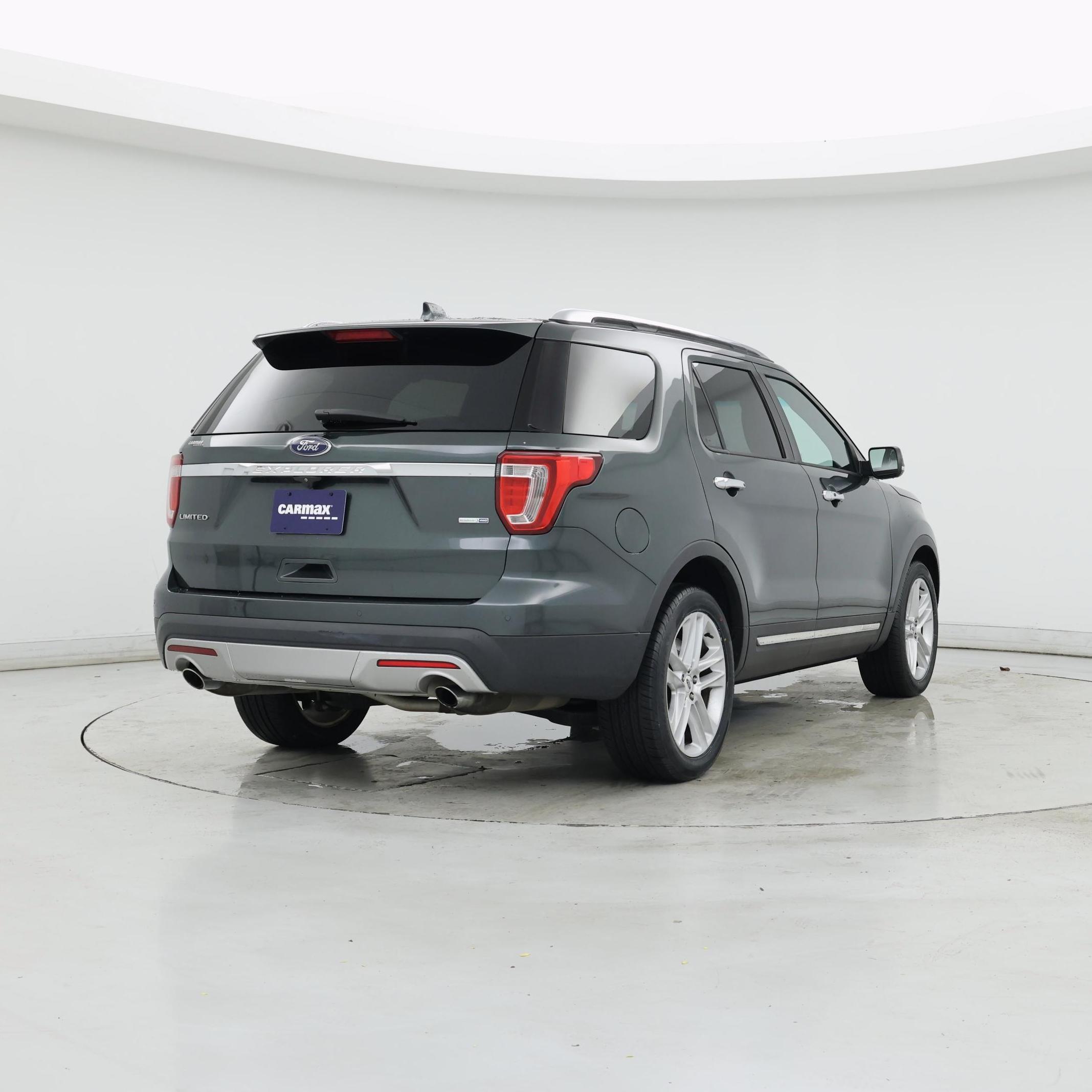 Thumbnail: 2016 Ford Explorer - 8