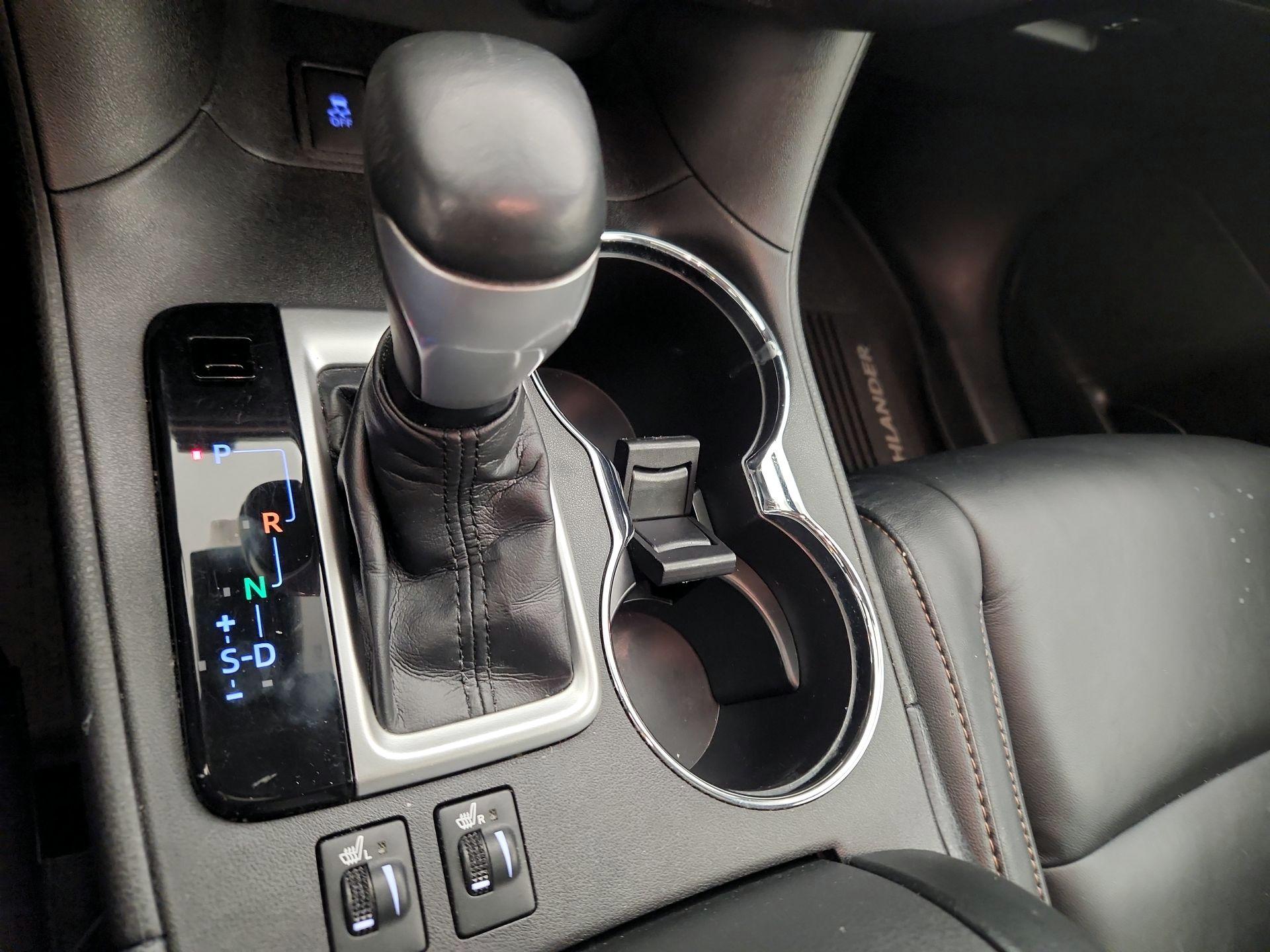 Thumbnail: 2018 Toyota Highlander - 18