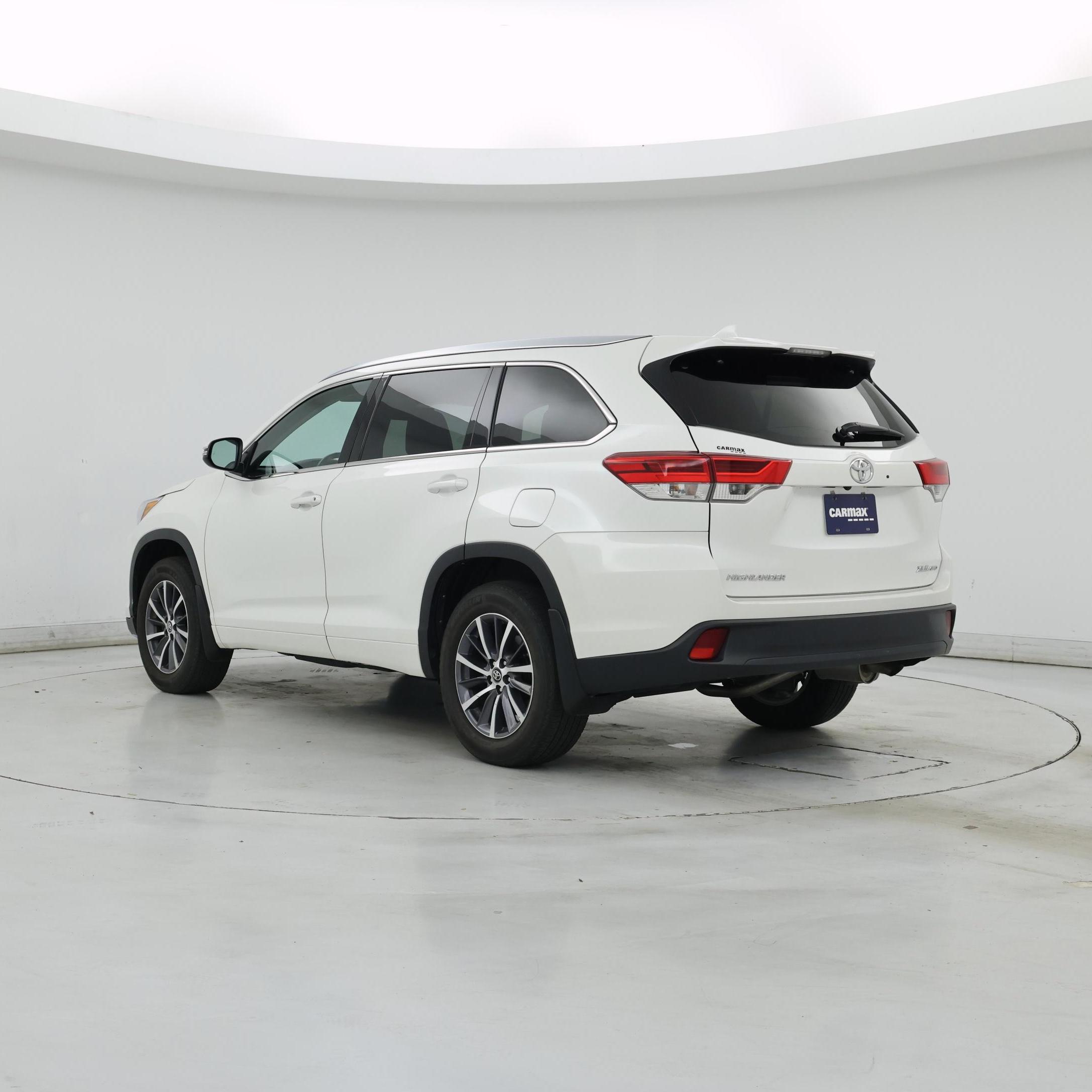 Thumbnail: 2018 Toyota Highlander - 2