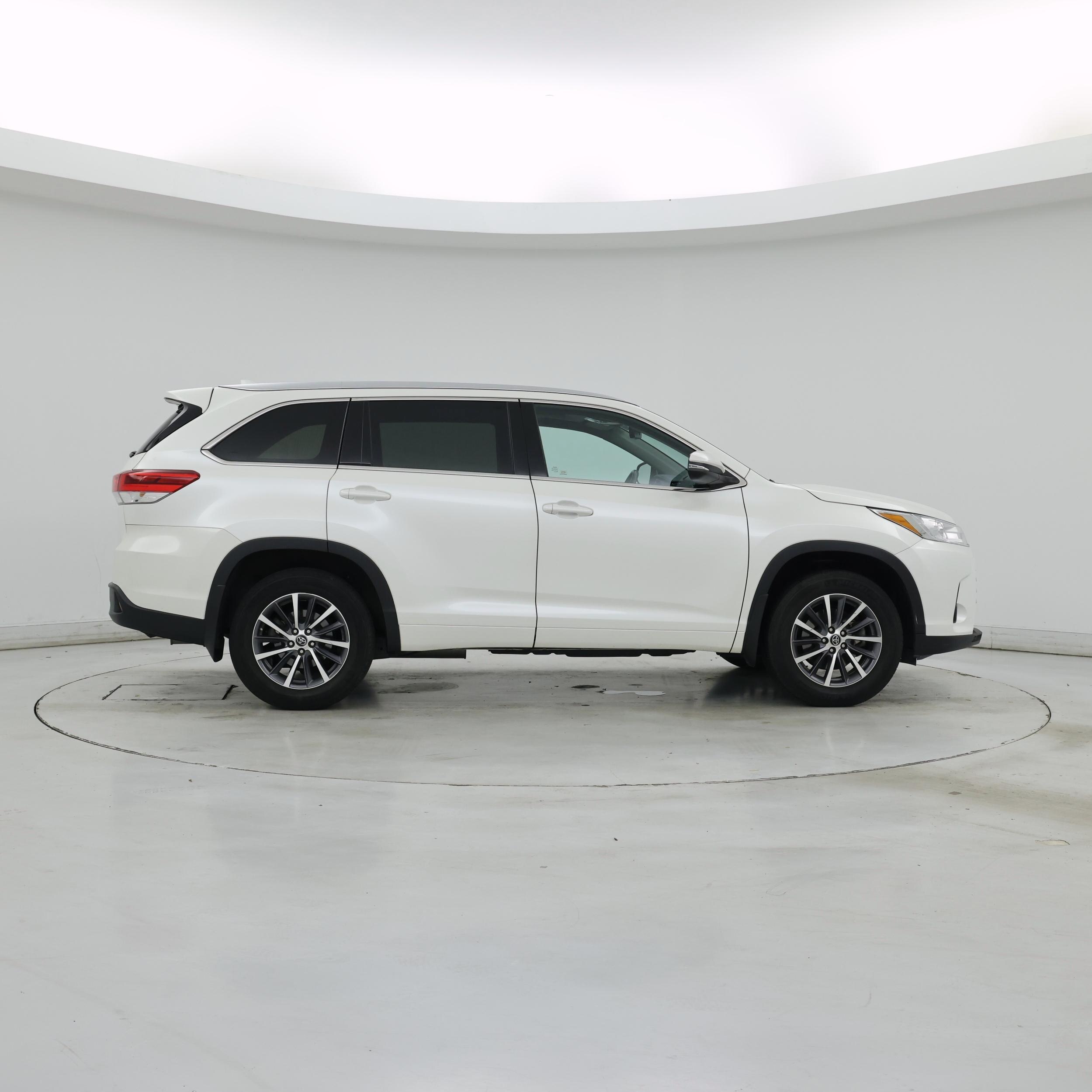 Thumbnail: 2018 Toyota Highlander - 7