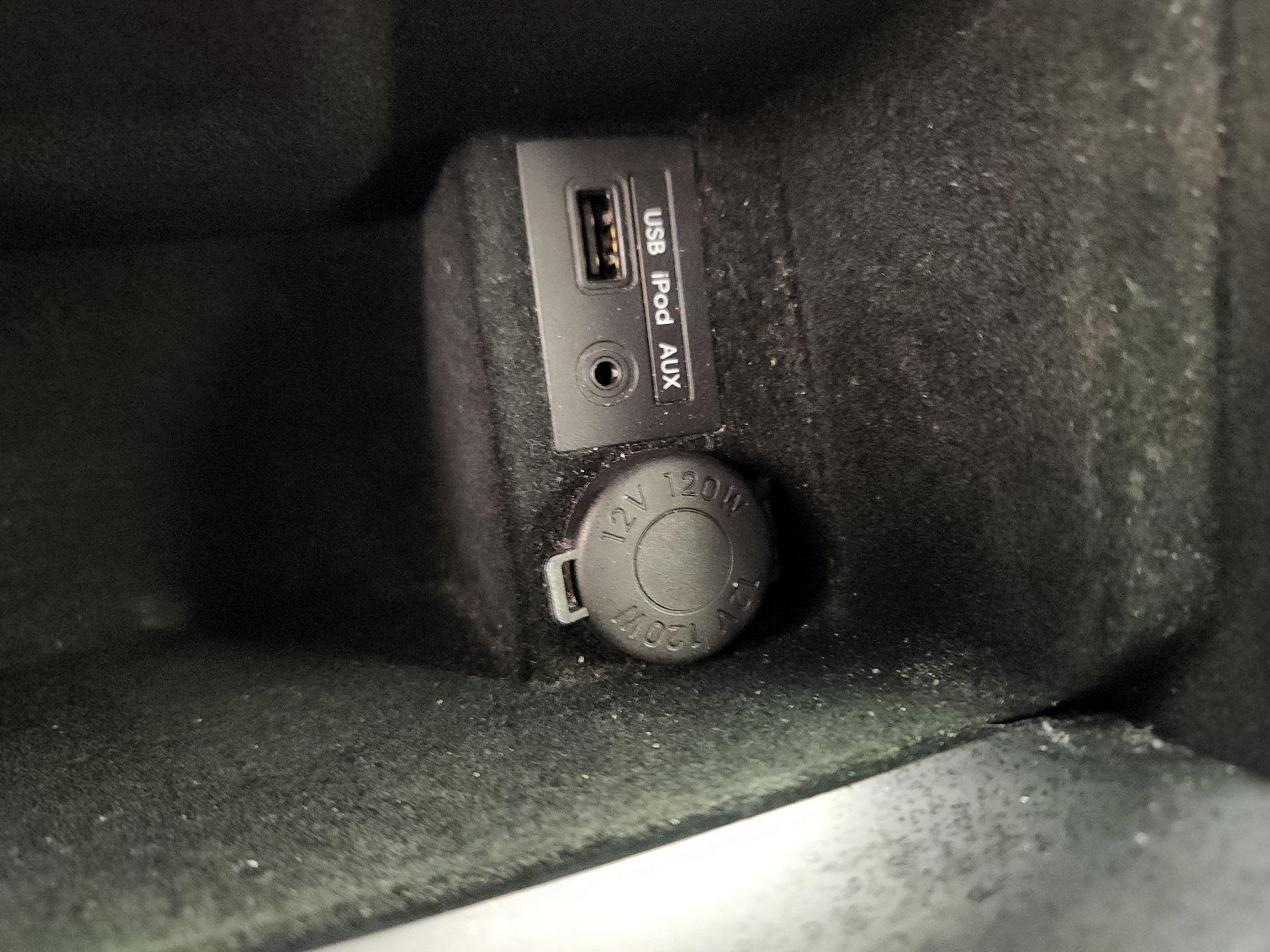 Thumbnail: 2014 Hyundai Azera - 18