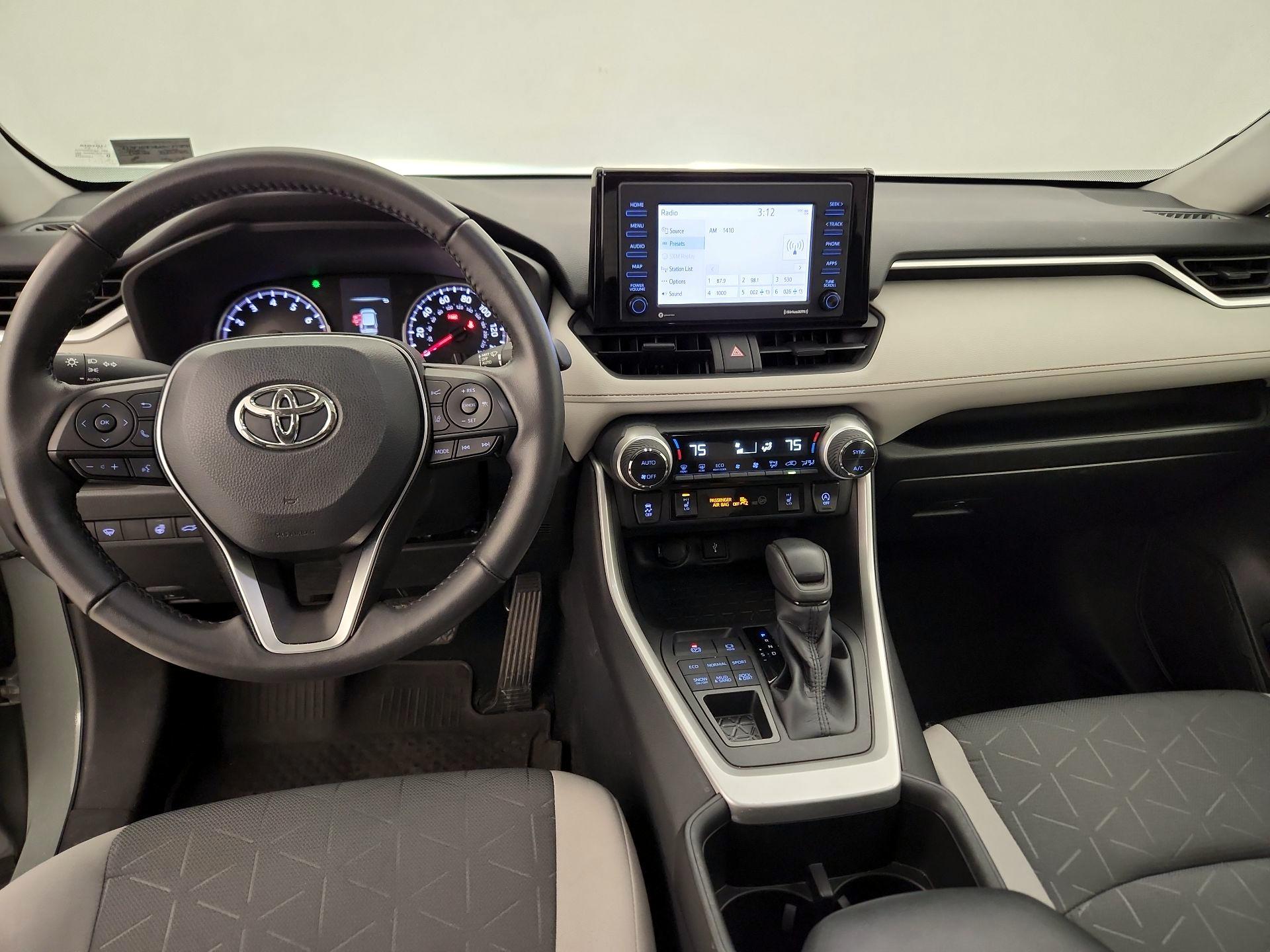 Thumbnail: 2022 Toyota RAV4 - 9