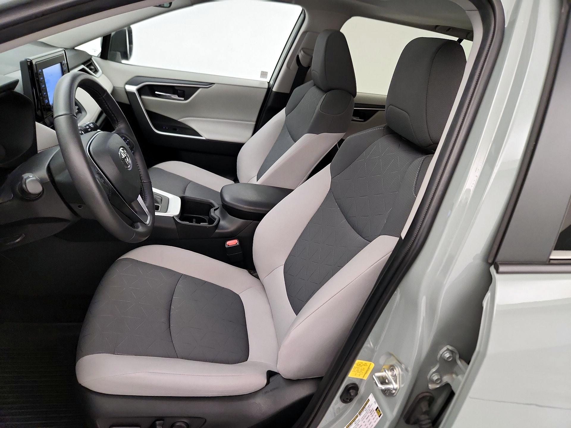 Thumbnail: 2022 Toyota RAV4 - 11