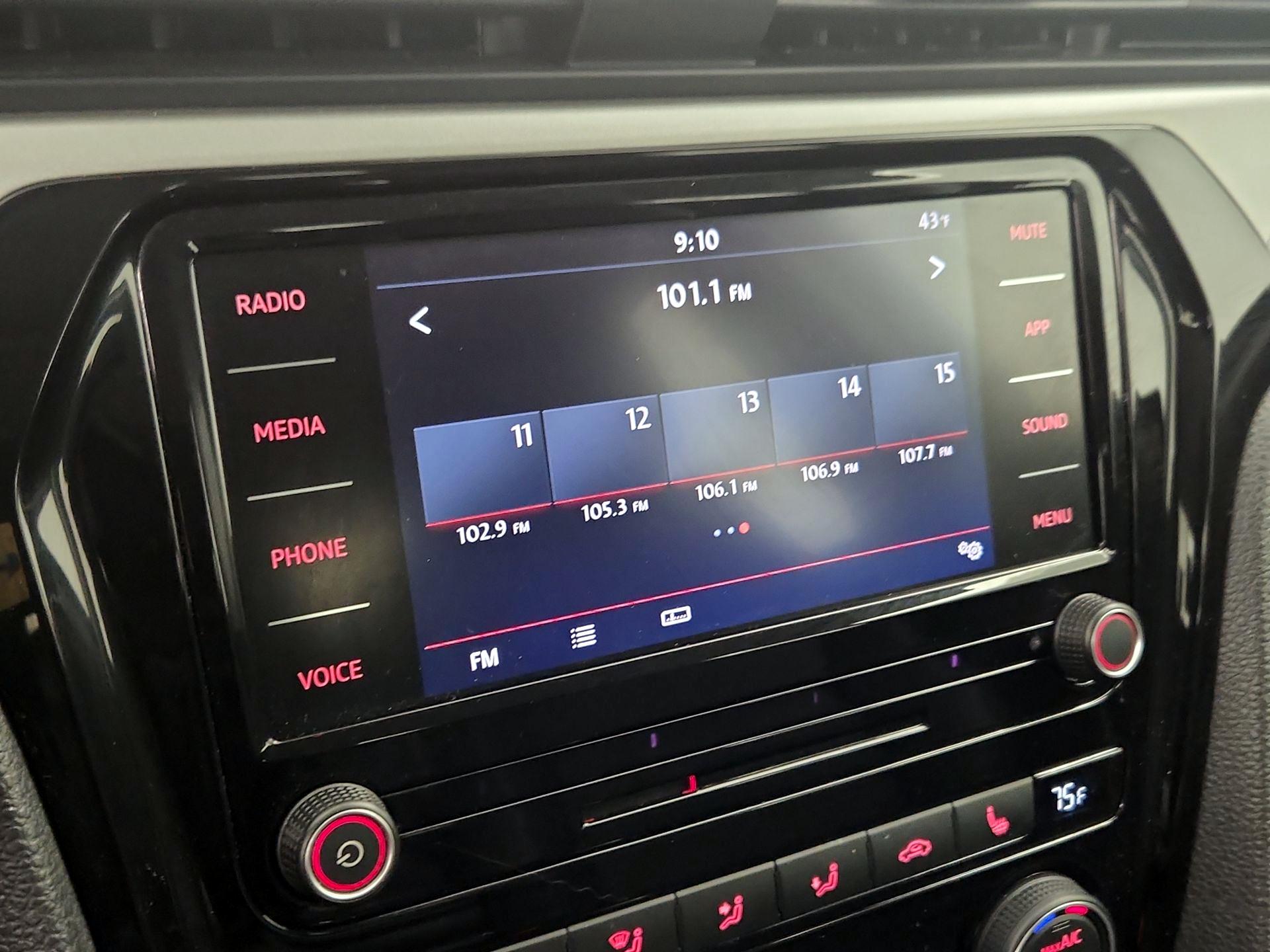 Thumbnail: 2021 Volkswagen Passat - 15