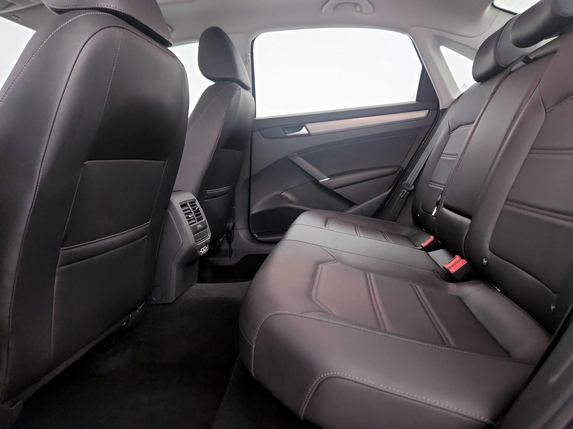 Thumbnail: 2021 Volkswagen Passat - 20