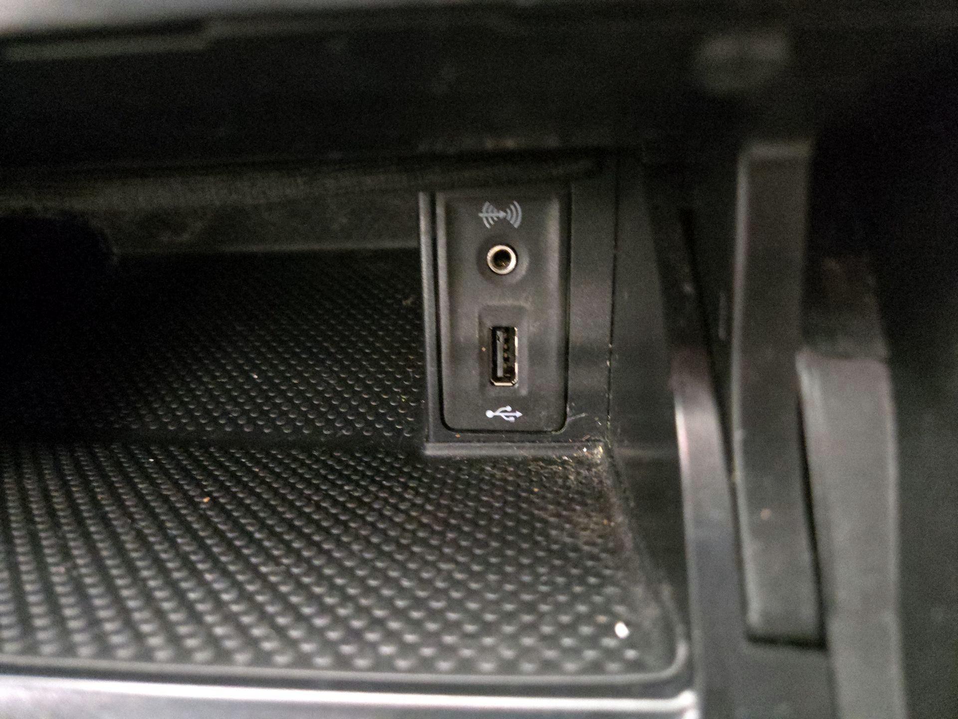 Thumbnail: 2016 Volkswagen Golf - 18