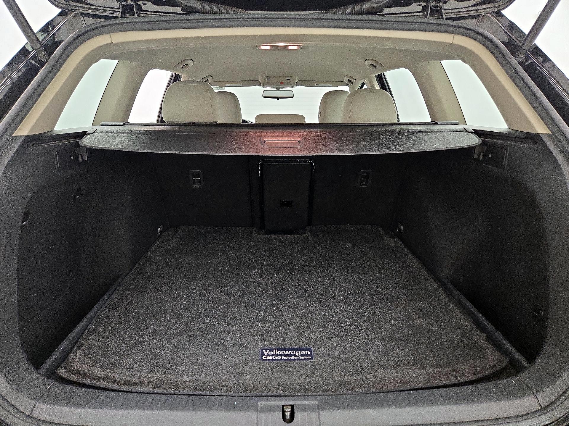 Thumbnail: 2016 Volkswagen Golf - 20