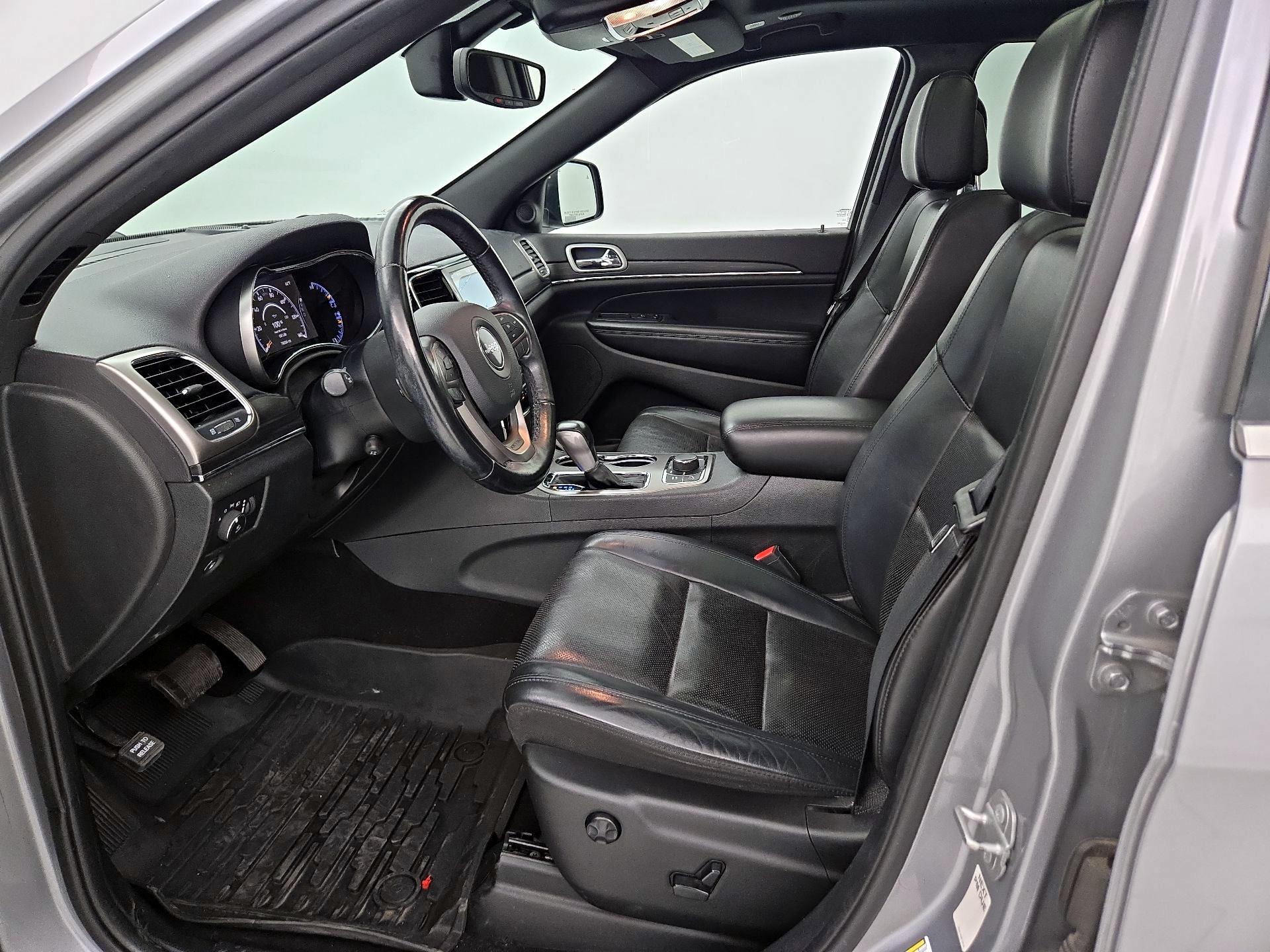 Thumbnail: 2020 Jeep Grand Cherokee - 11