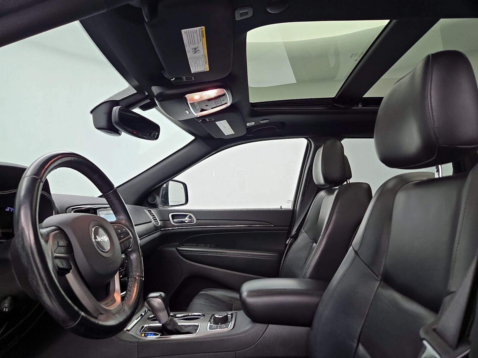 Thumbnail: 2020 Jeep Grand Cherokee - 20