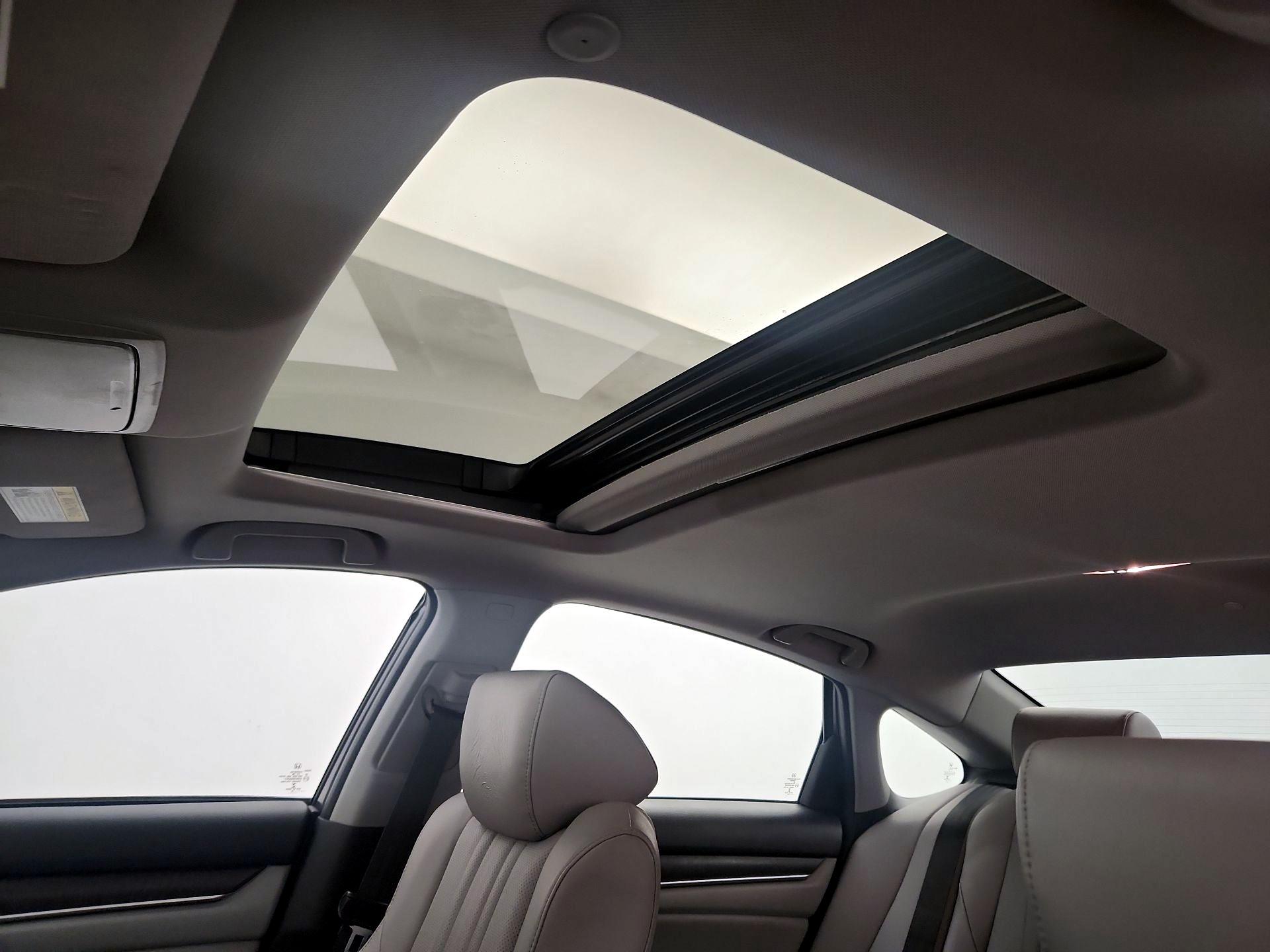 Thumbnail: 2018 Honda Accord - 19