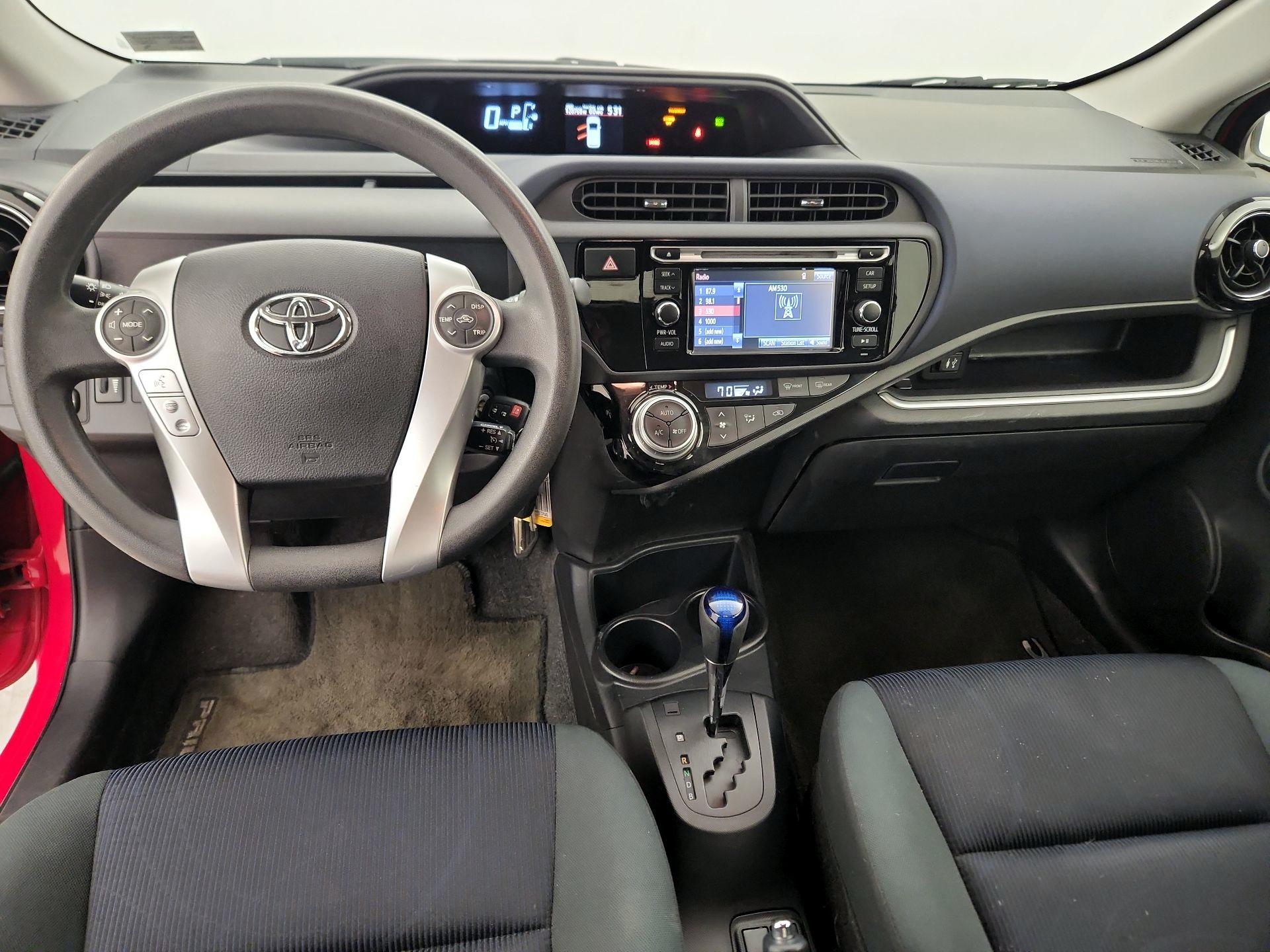 Thumbnail: 2015 Toyota Prius c - 9